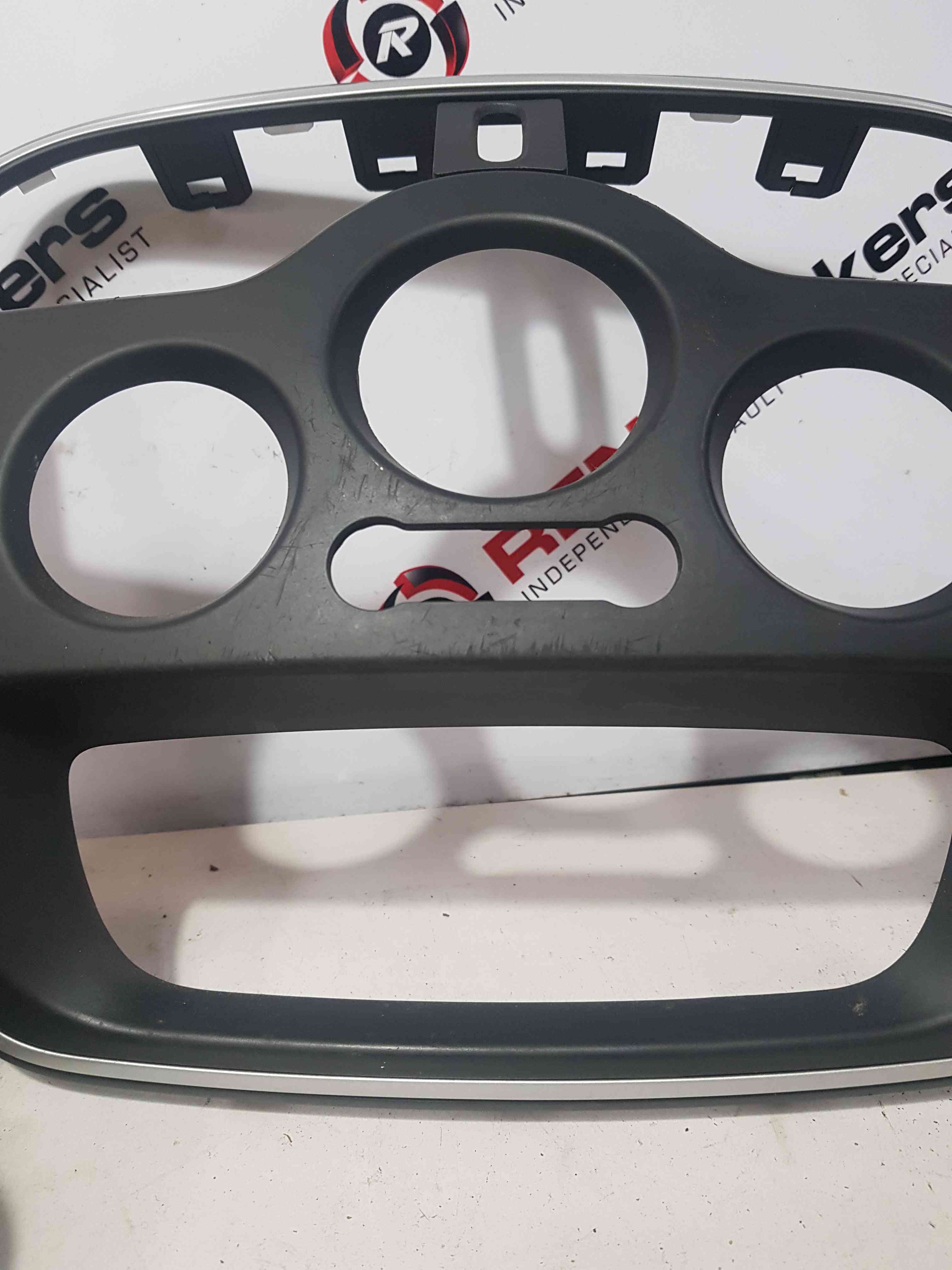 Thumb 7 Renault Kangoo MK2 2007-2013 Centre Vent Heater Console Surround Trim 682609792R