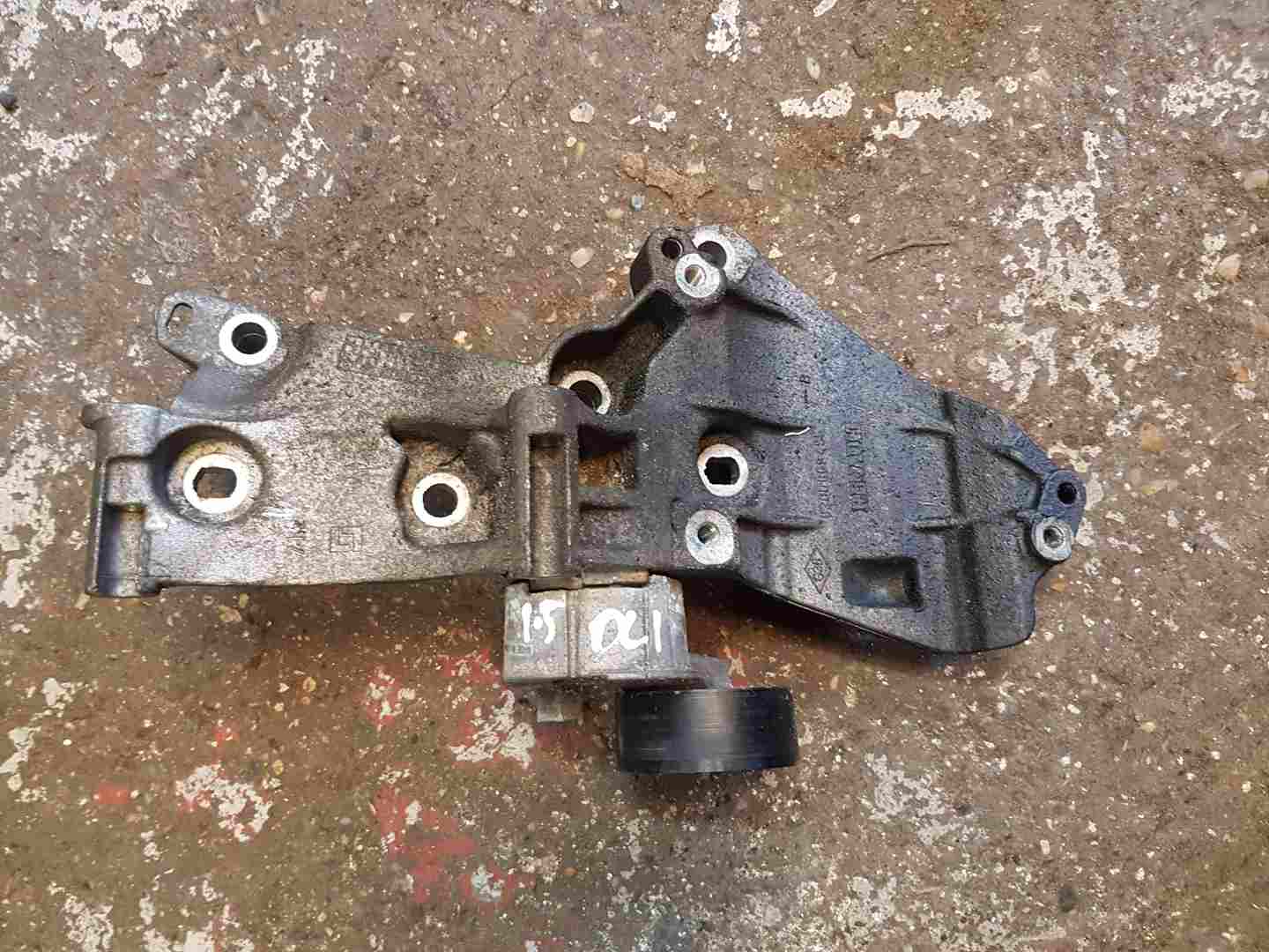 Thumb 3 Renault Kangoo MK2 2013-2017 Alternator Bracket Pulley 1.5 DCI K9K800 8200669495