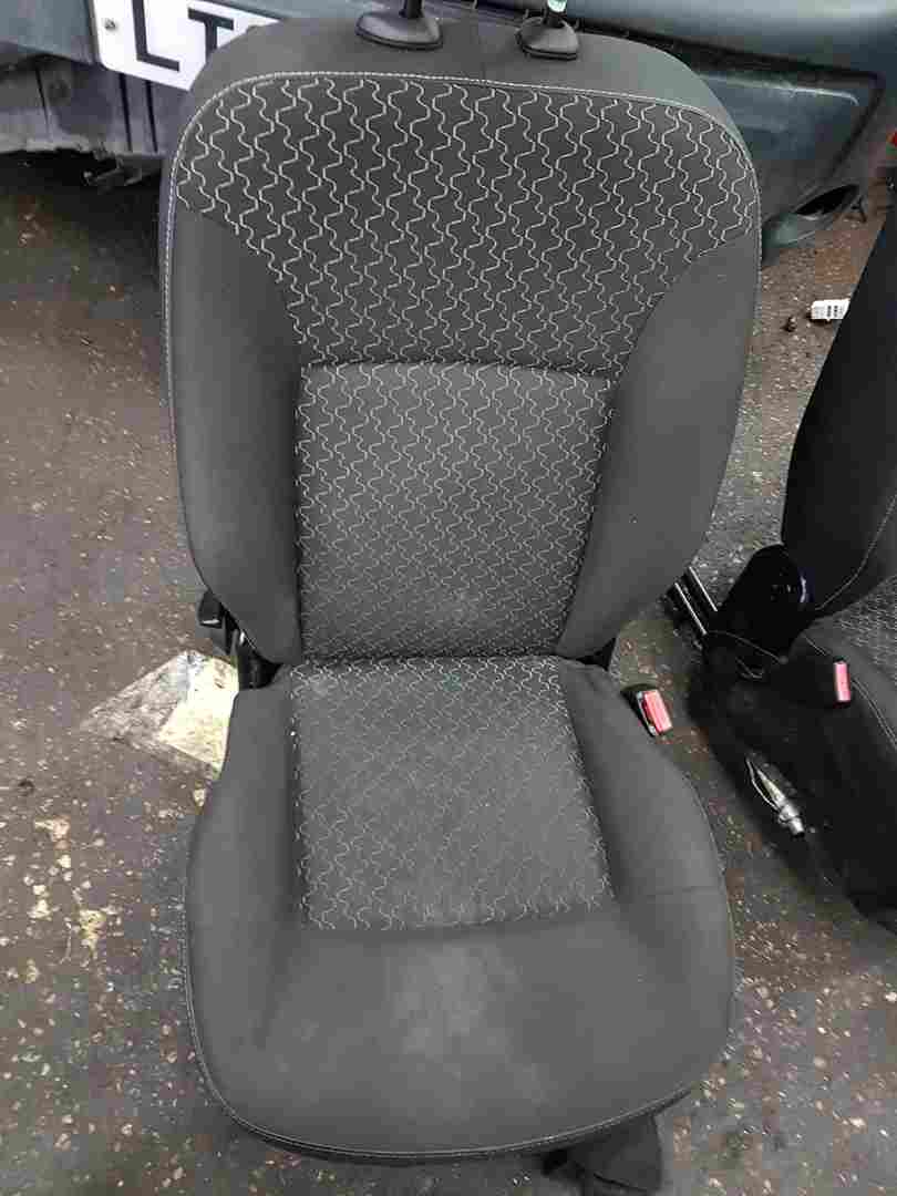 Thumb 4 Renault Kangoo MK2 2013-2017 Driver Seat OSF Runners + Buckle 