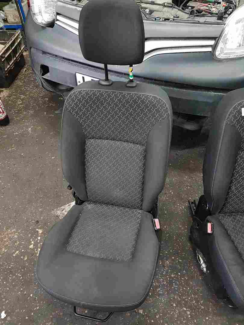 Renault Kangoo MK2 2013-2017 Driver Seat OSF Runners + Buckle 