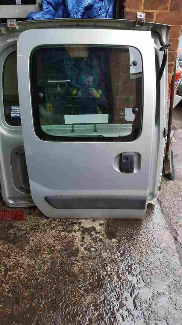 Thumb 3 Renault Kangoo MPV 1993-2003 Drivers OS Sliding Door Silver Teb64
