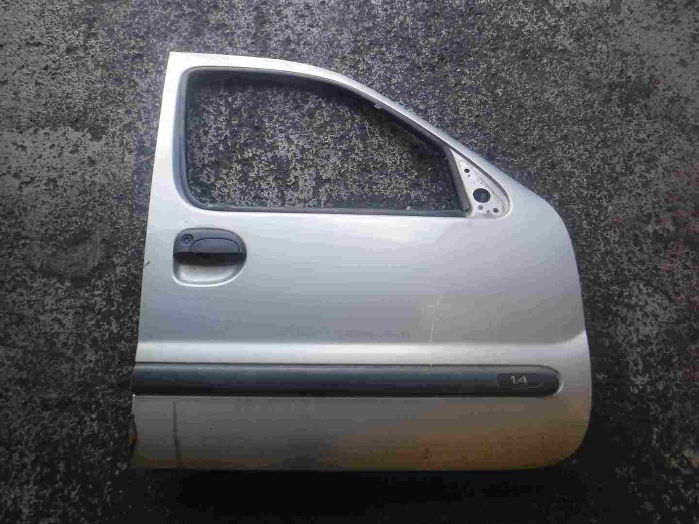 Renault Kangoo MPV 1993-2003 Drivers OSF Front Door Silver 632