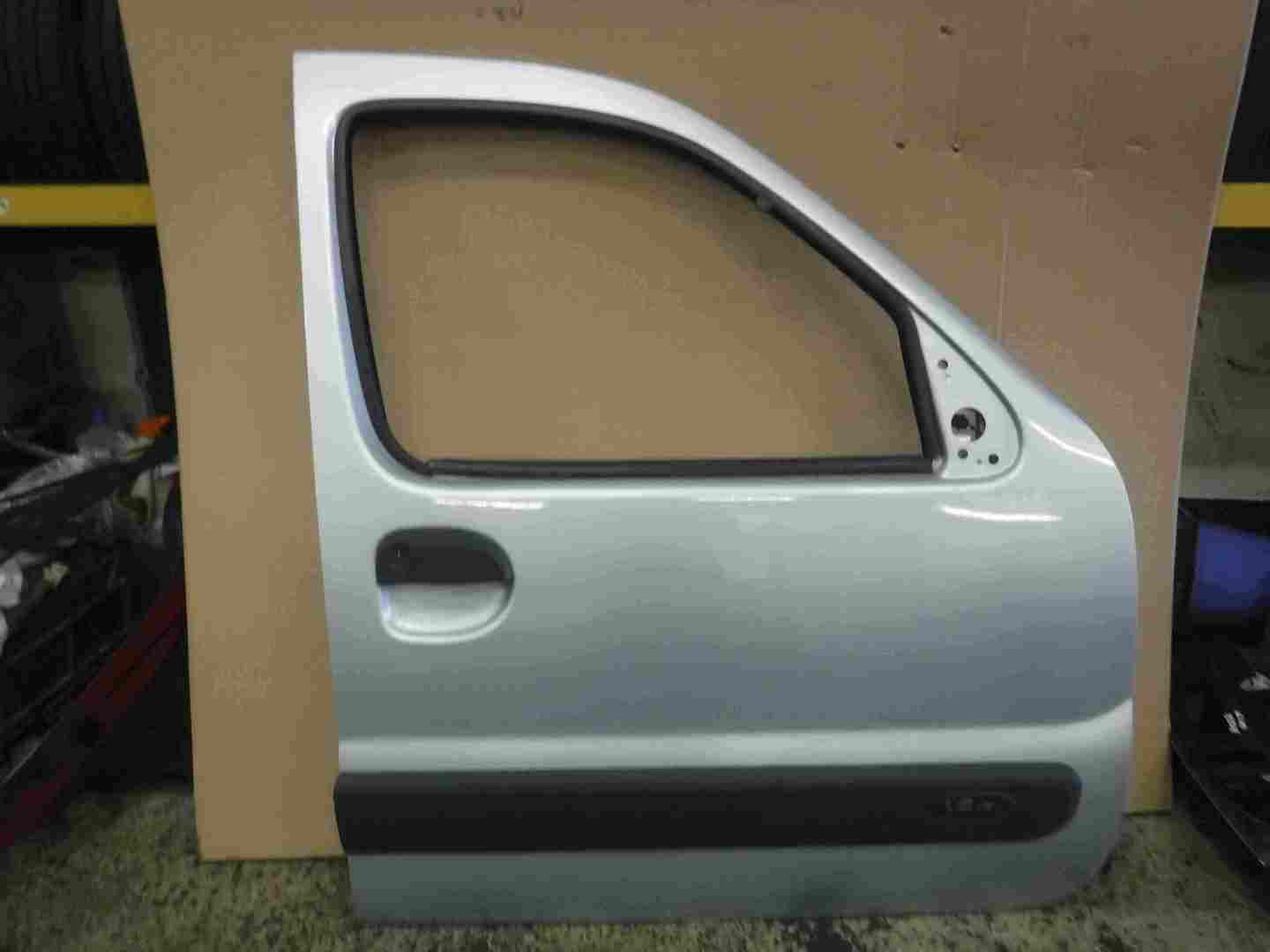 Renault Kangoo MPV 2003-2007 Drivers OSF Front Door Silver TEB64
