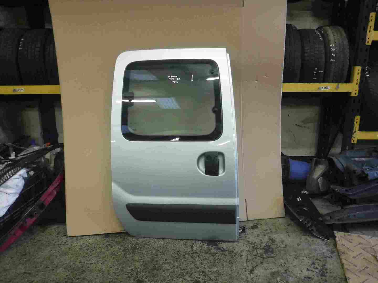 Renault Kangoo MPV 2003-2007 Drivers OSR Rear Sliding Side Door Silver TEB64