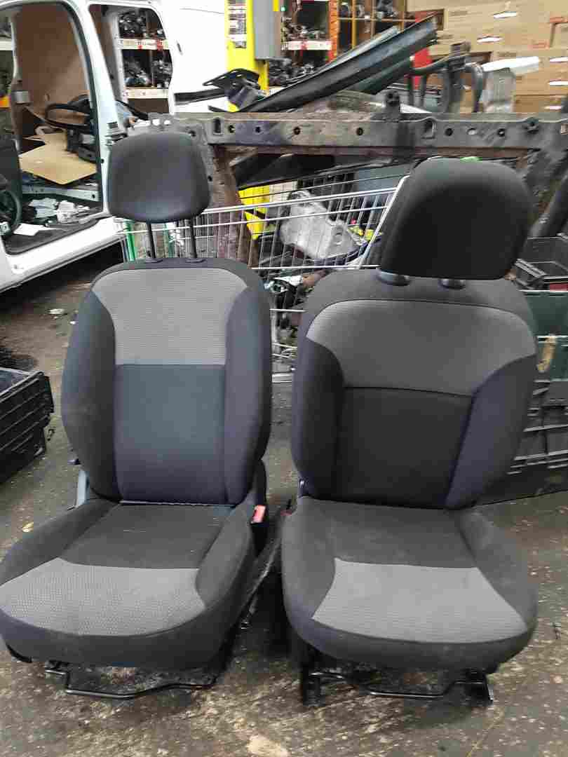 Renault Kangoo Maxi Van 2017-2021 Drivers Passengers Front Chairs Seats Pair