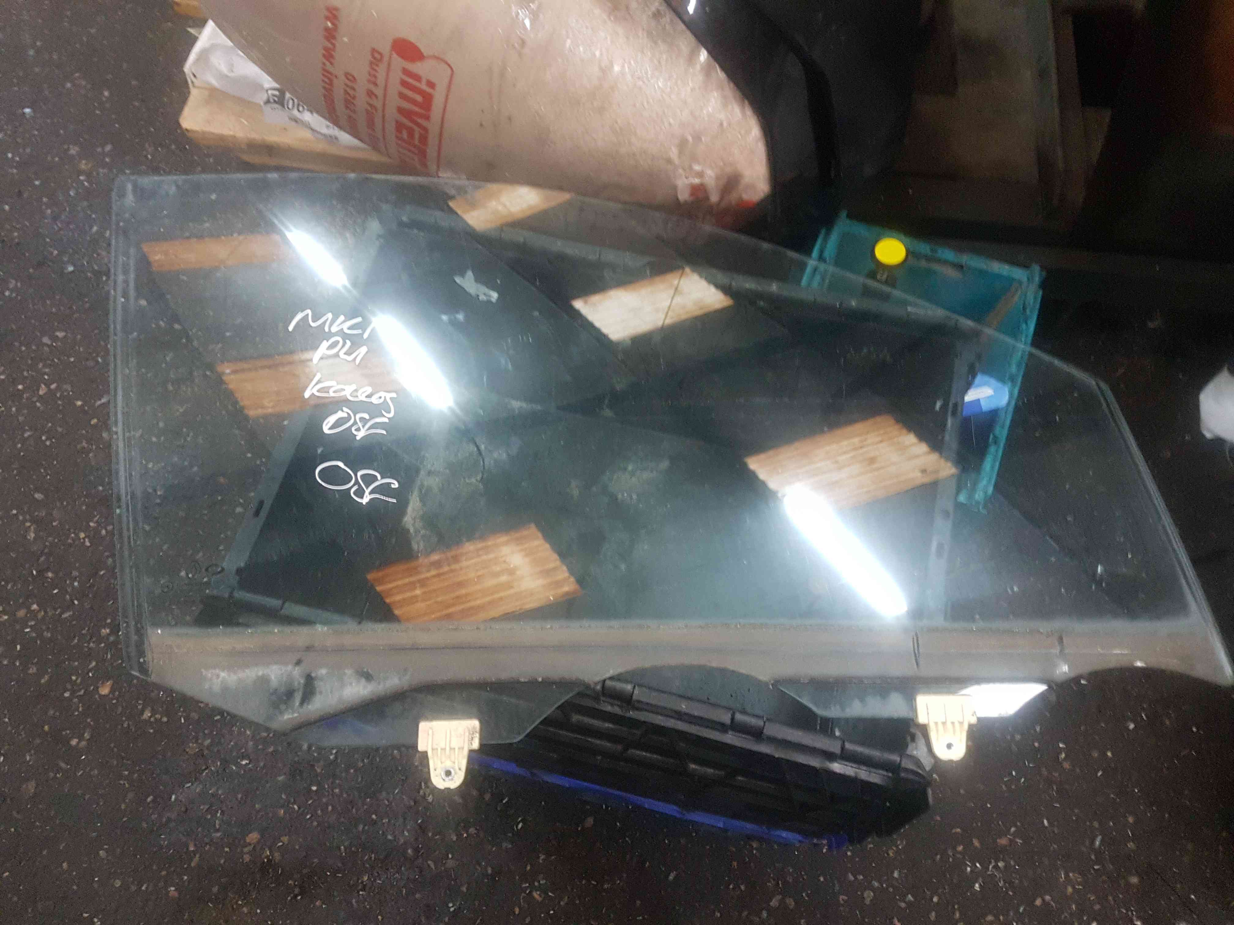 Thumb 2 Renault Koleos 2008-2010 Drivers OSF Front Window Glass