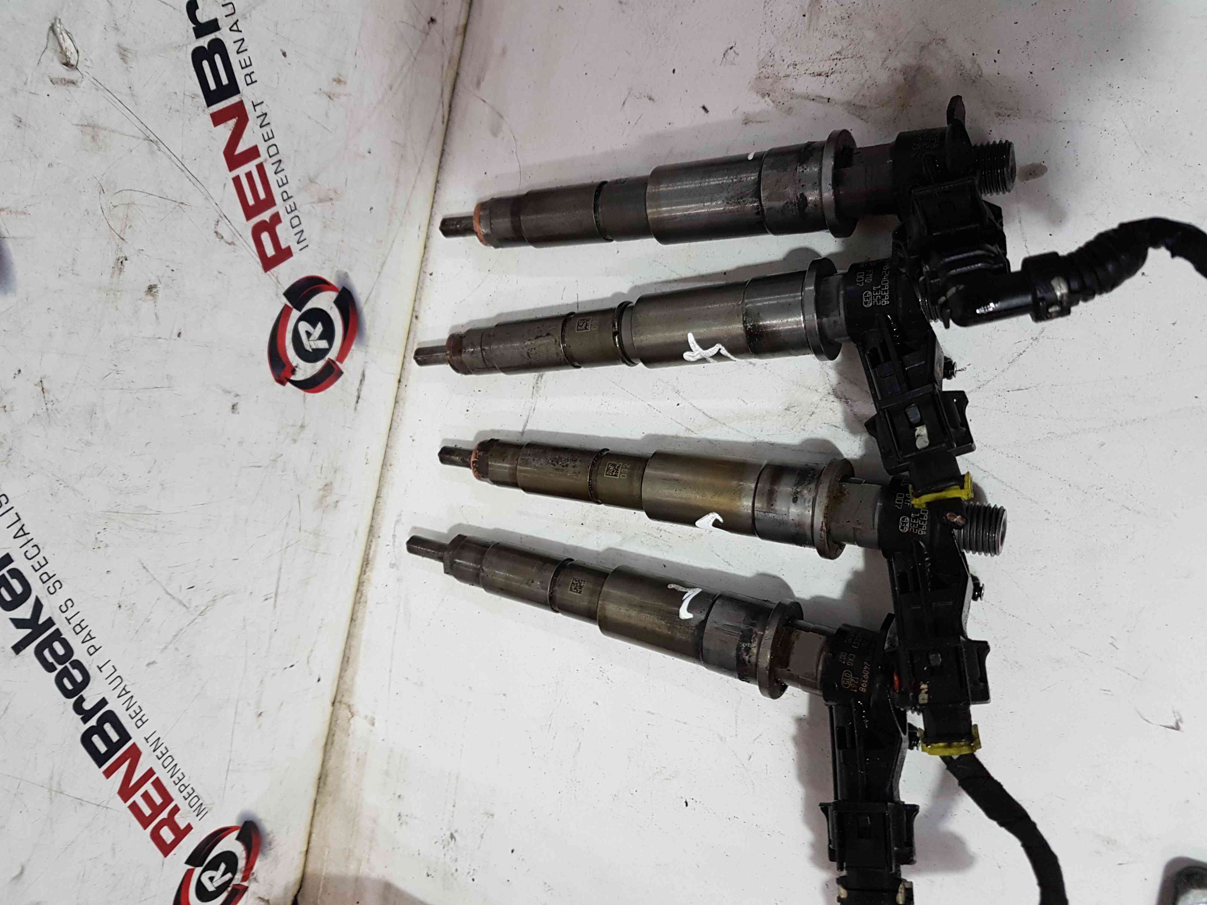 Thumb 2 Renault Koleos 2008-2015 2.0 DCI Diesel Fuel Injectors X4 ONE Month OLD DKA7K51
