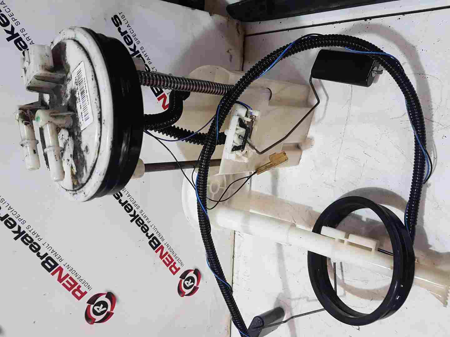 Thumb 5 Renault Koleos 2008-2015 2.0 DCI Fuel Tank Sender Unit M9r
