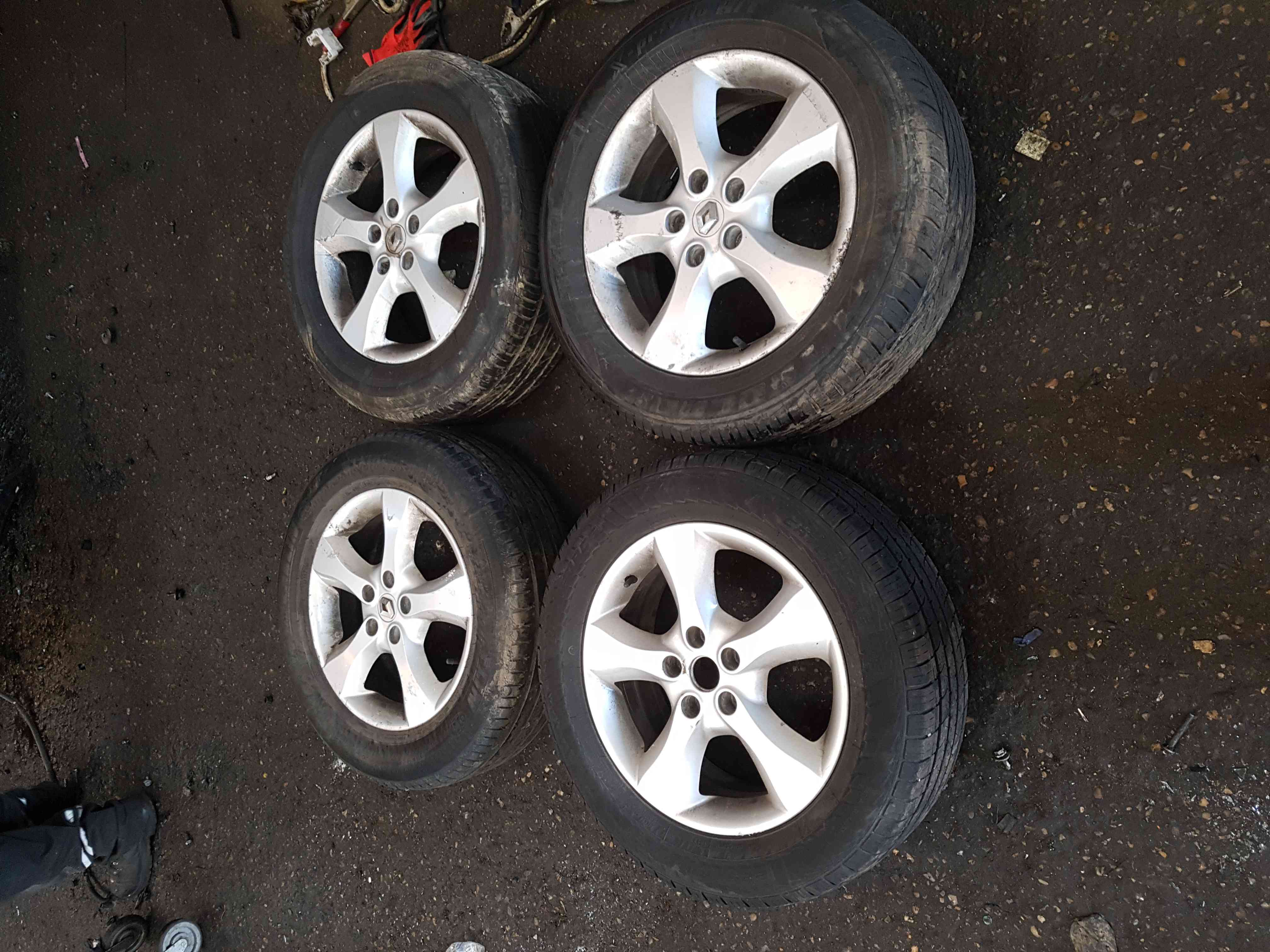 Renault Koleos 2008-2015 Alloy Wheels SET 17Inch X4 4/5 235 60 17 6mm