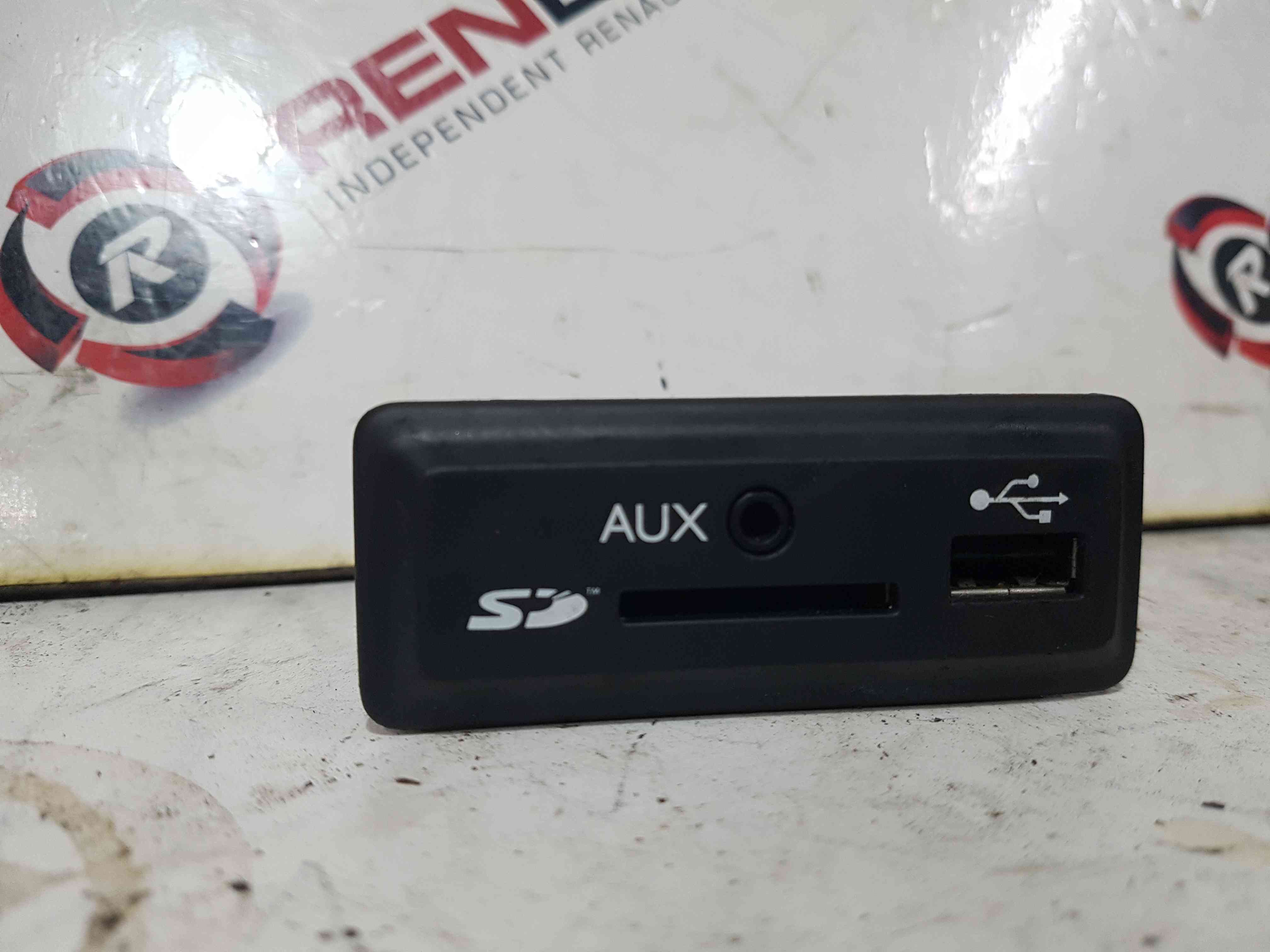Thumb 9 Renault Koleos 2008-2015 Laguna Clio  Sd Unit AUX Usb Input Port Unit 280234575R