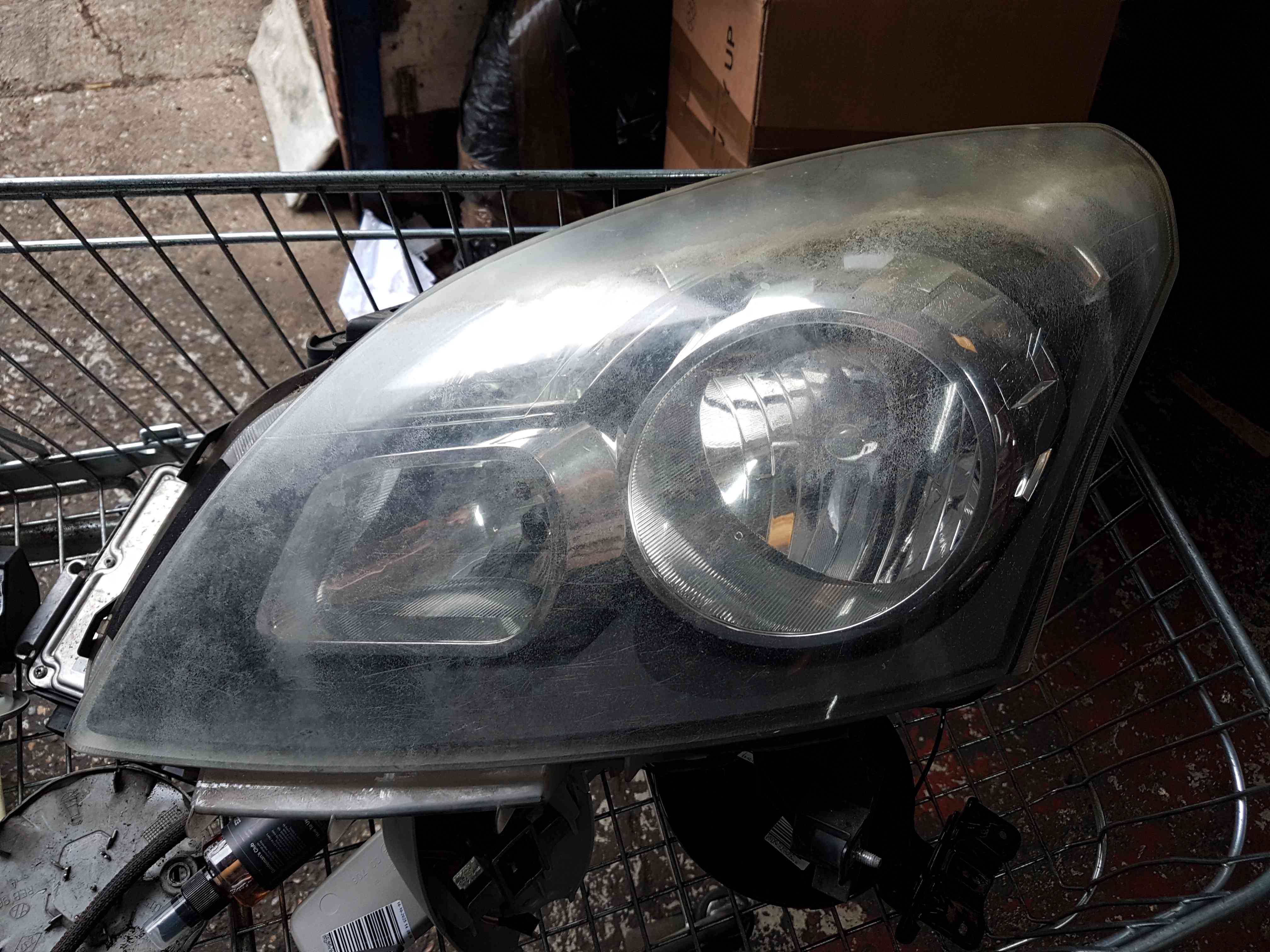 Renault Koleos 2008-2015 Passenger NSF Front Headlight Cloudy