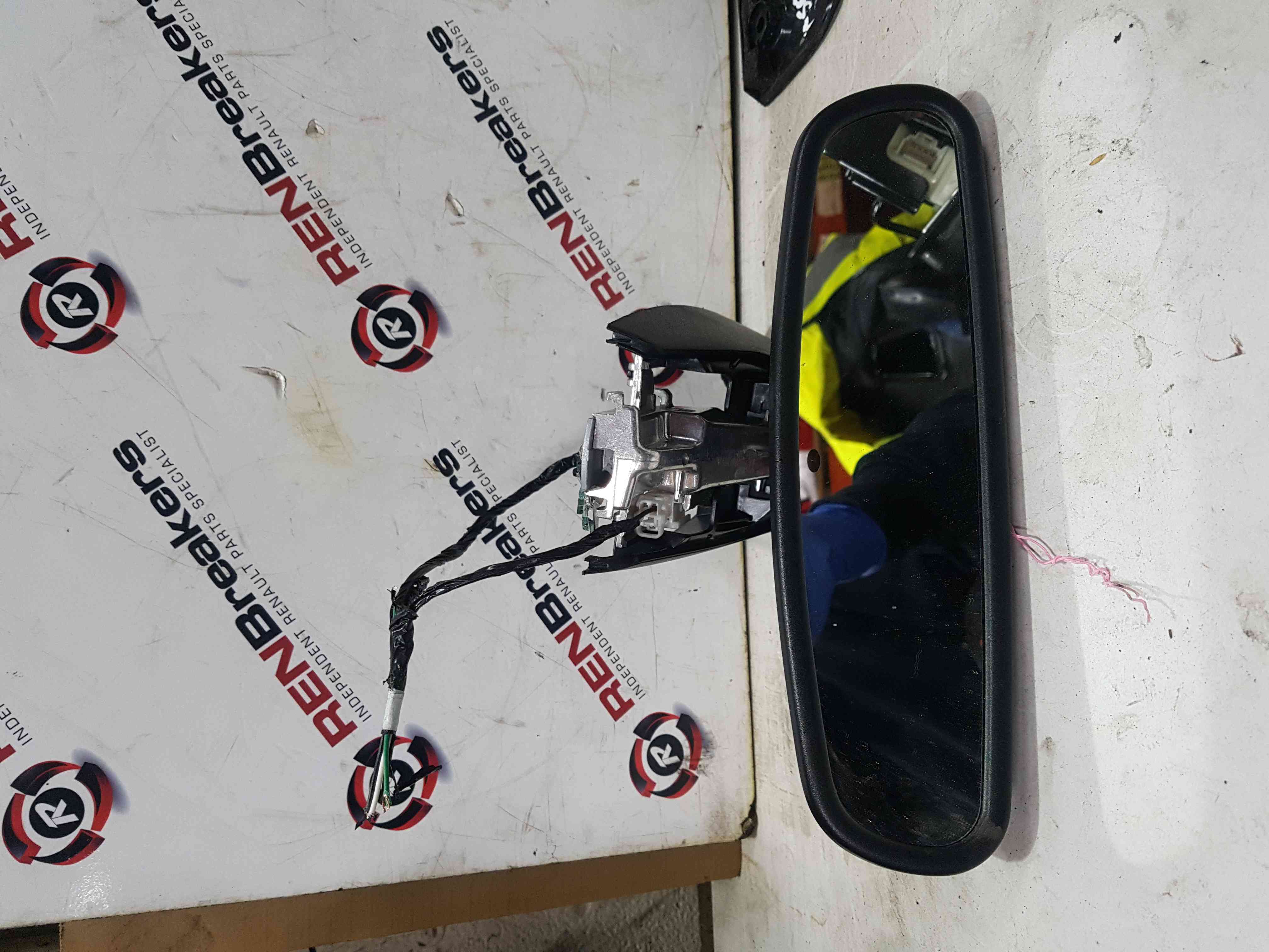 Thumb 2 Renault Koleos 2008-2015 Rear View Mirror Dimming
