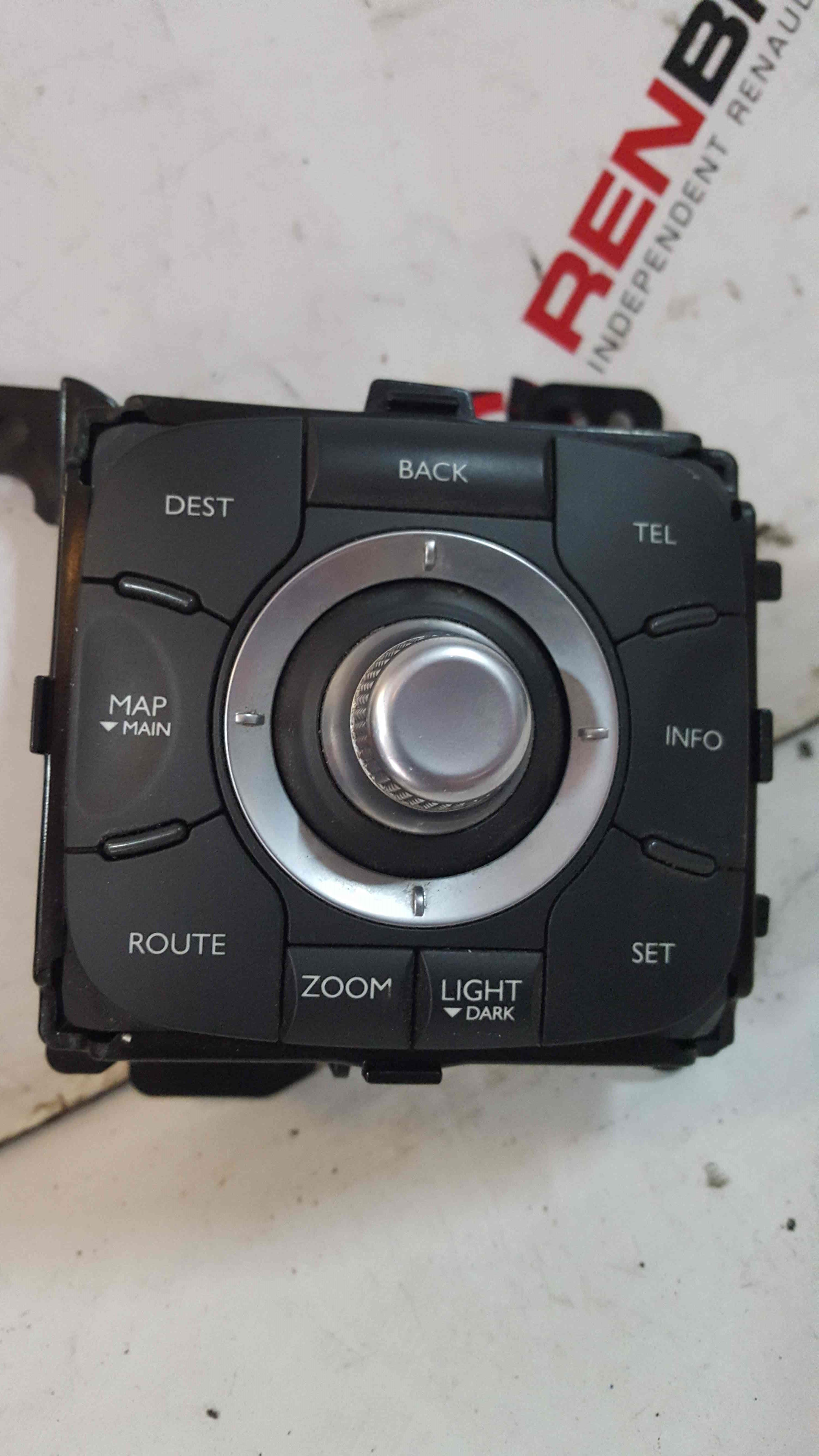Renault Koleos 2008-2015 SAT Nav Control Unit Buttons Dials  28395JY000