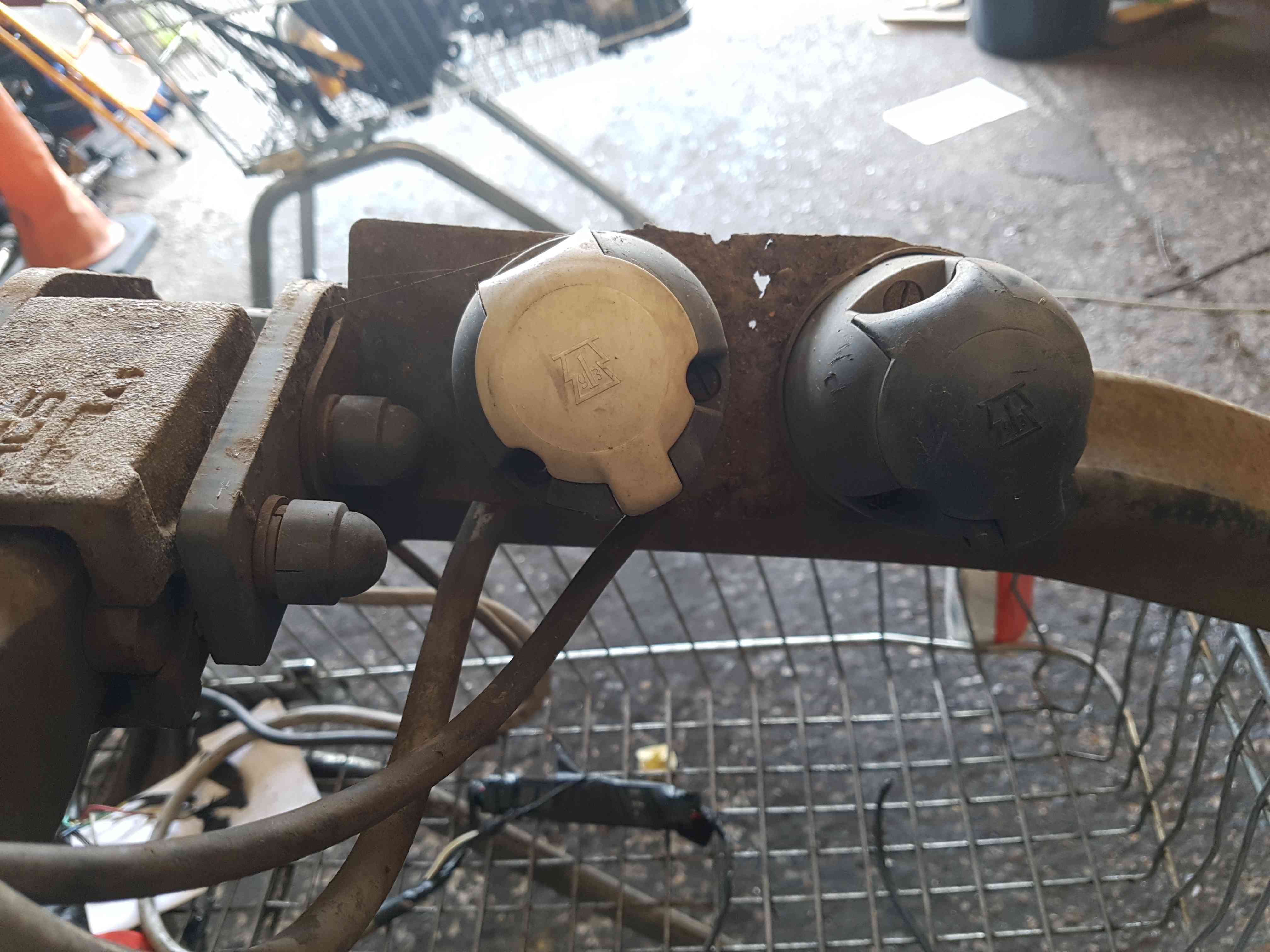 Thumb 4 Renault Koleos 2008-2015 TOW Bar Complete + Bolts