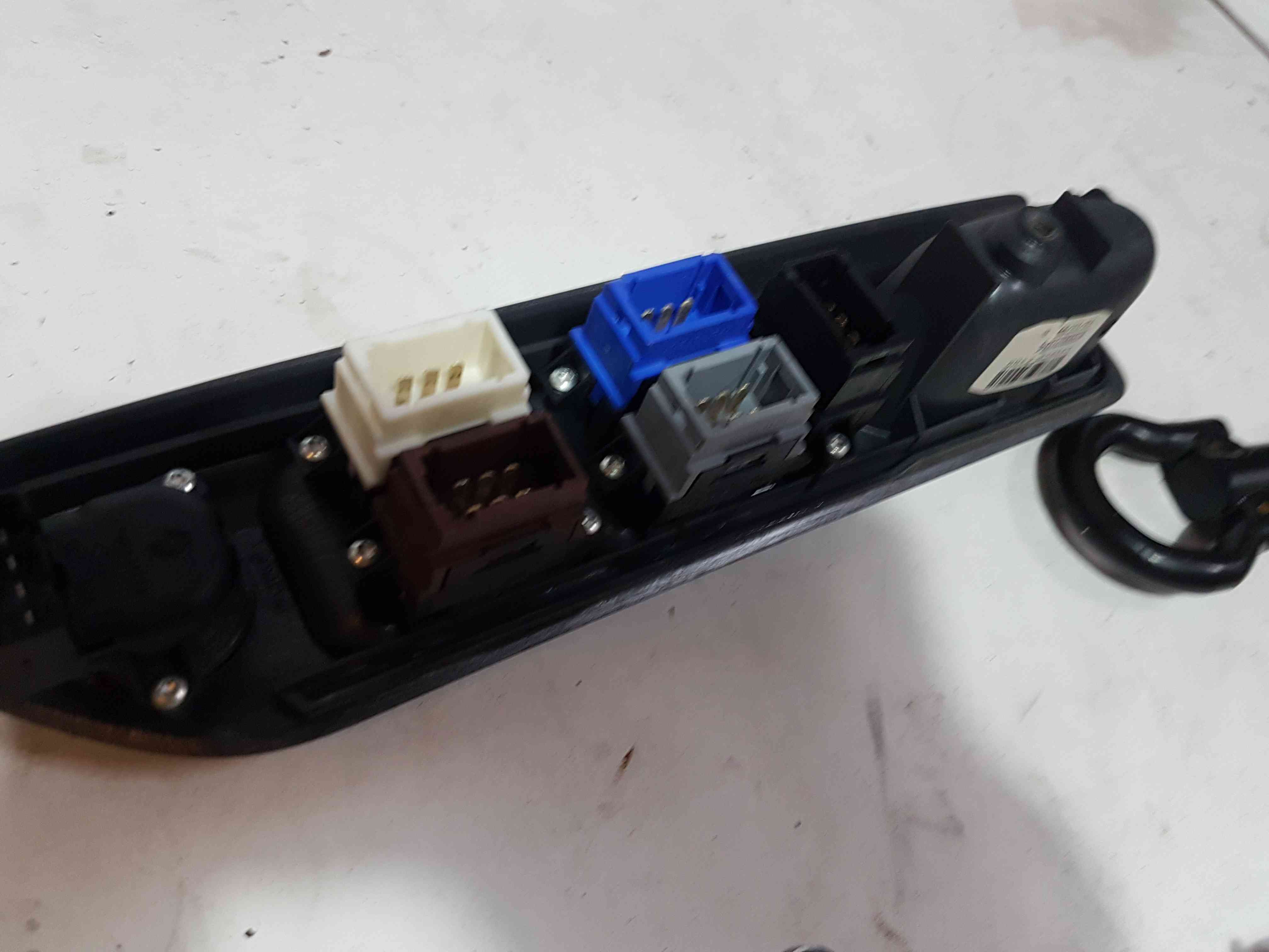 Thumb 5 Renault Laguna 1993-1999 Drivers OSF Front Window Switch