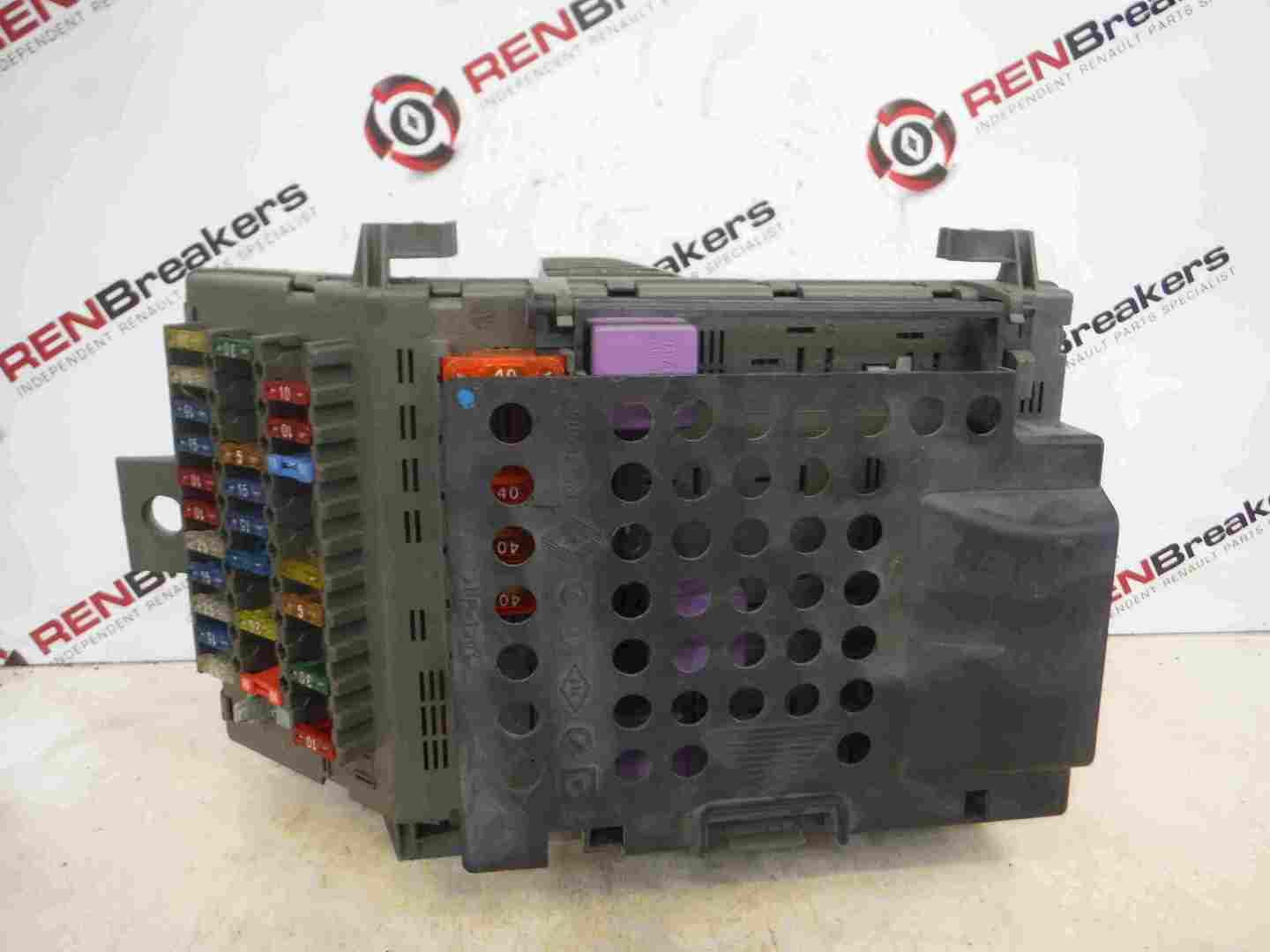 Renault Laguna 1993-1999 Engine Bay Fuse Box Computer