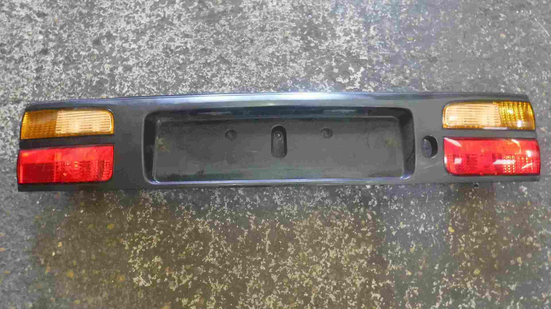 Renault Laguna 1999-2001 Rear Boot Number Plate Holder + Lights 7700420119