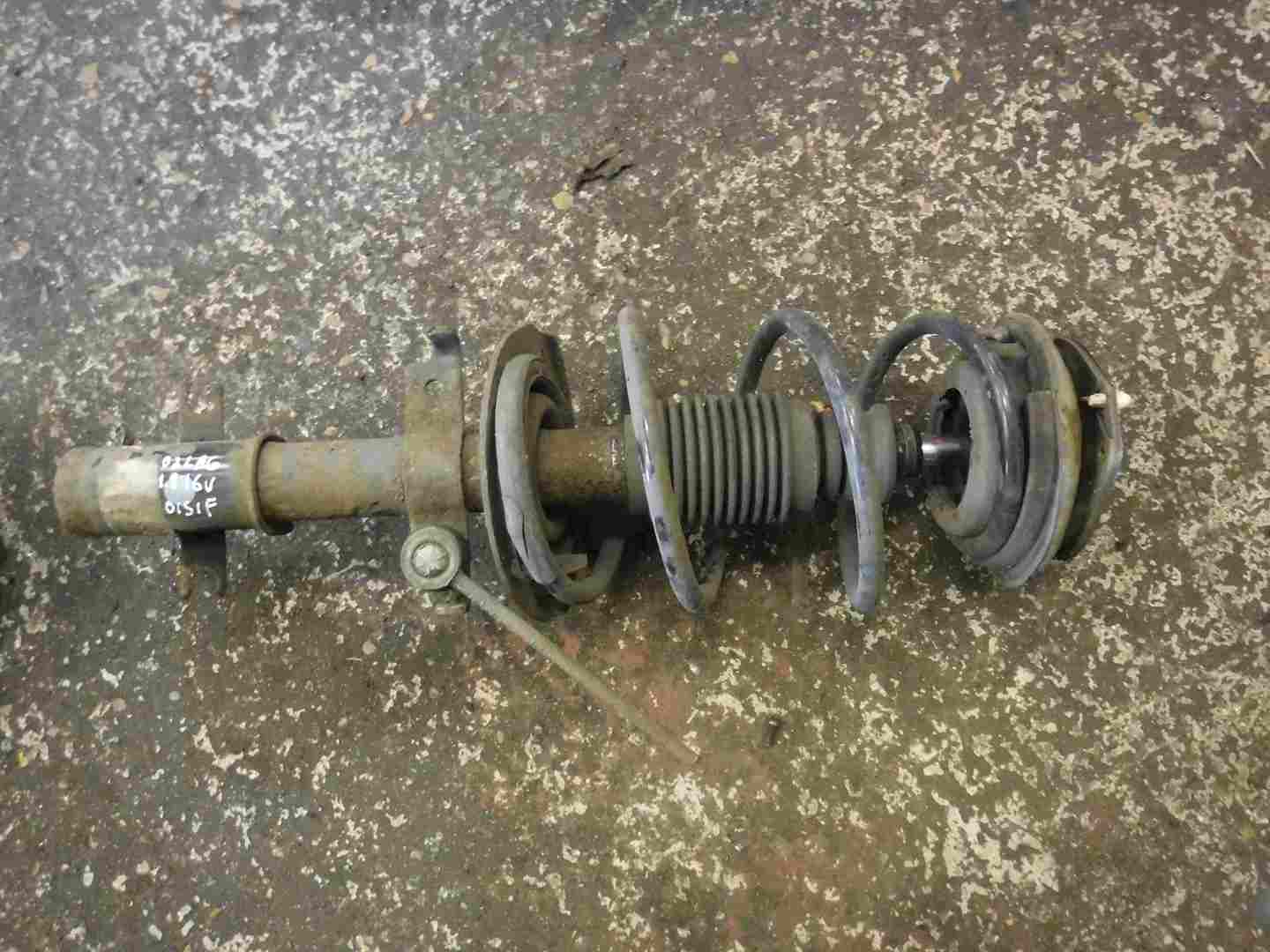 Renault Laguna 2001-2005 1.8 16v Drivers OSF Front Spring Suspension Leg Strut