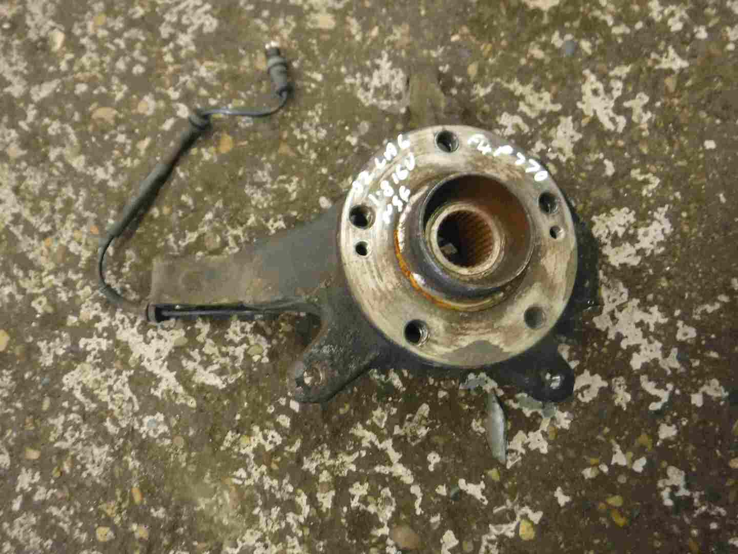 Renault Laguna 2001-2005 1.8 16v Passenger NSF Front Hub + ABS Sensor