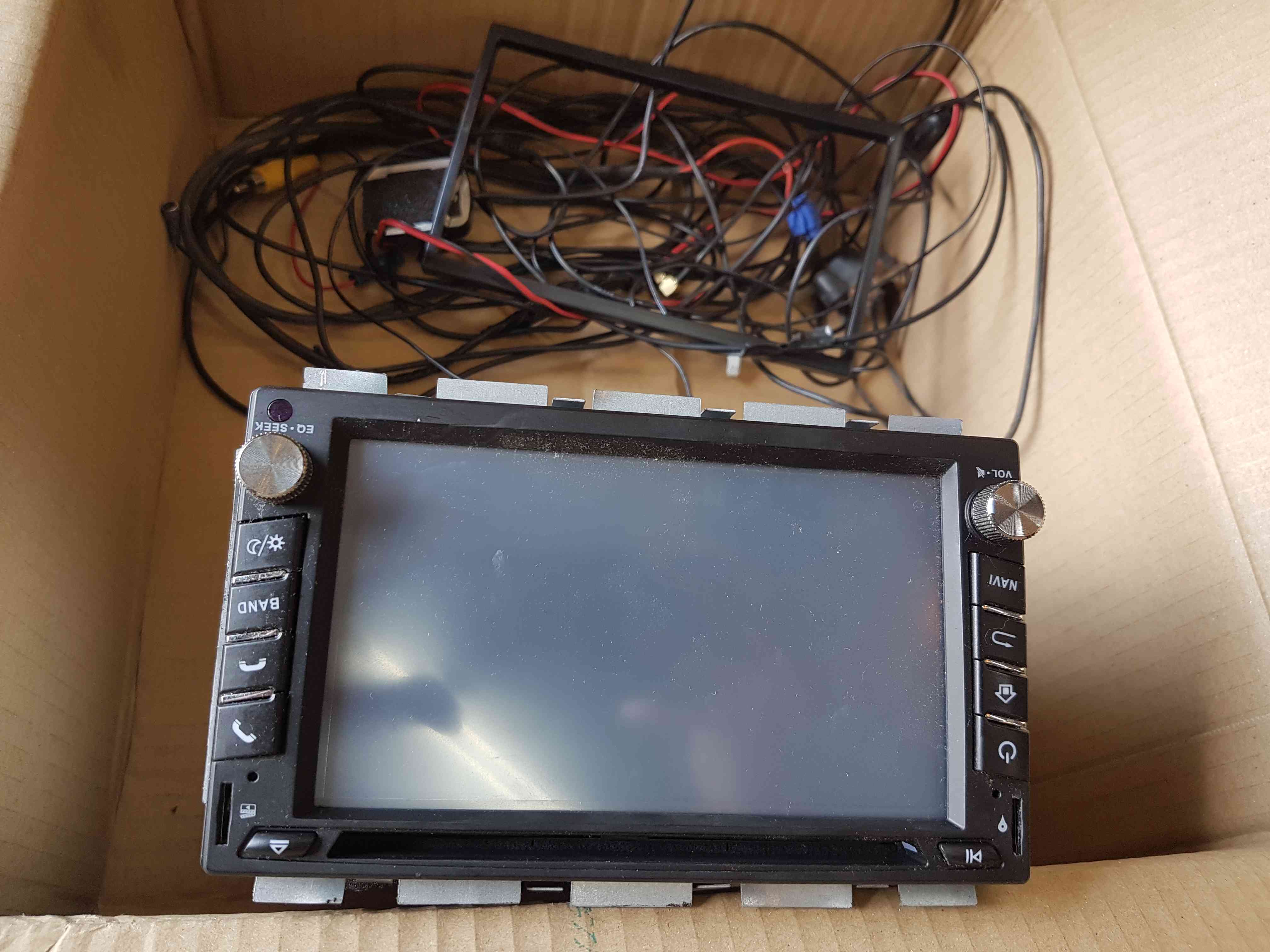 Renault Laguna 2001-2005 Aftermarket Cd Player With Reverse Camera