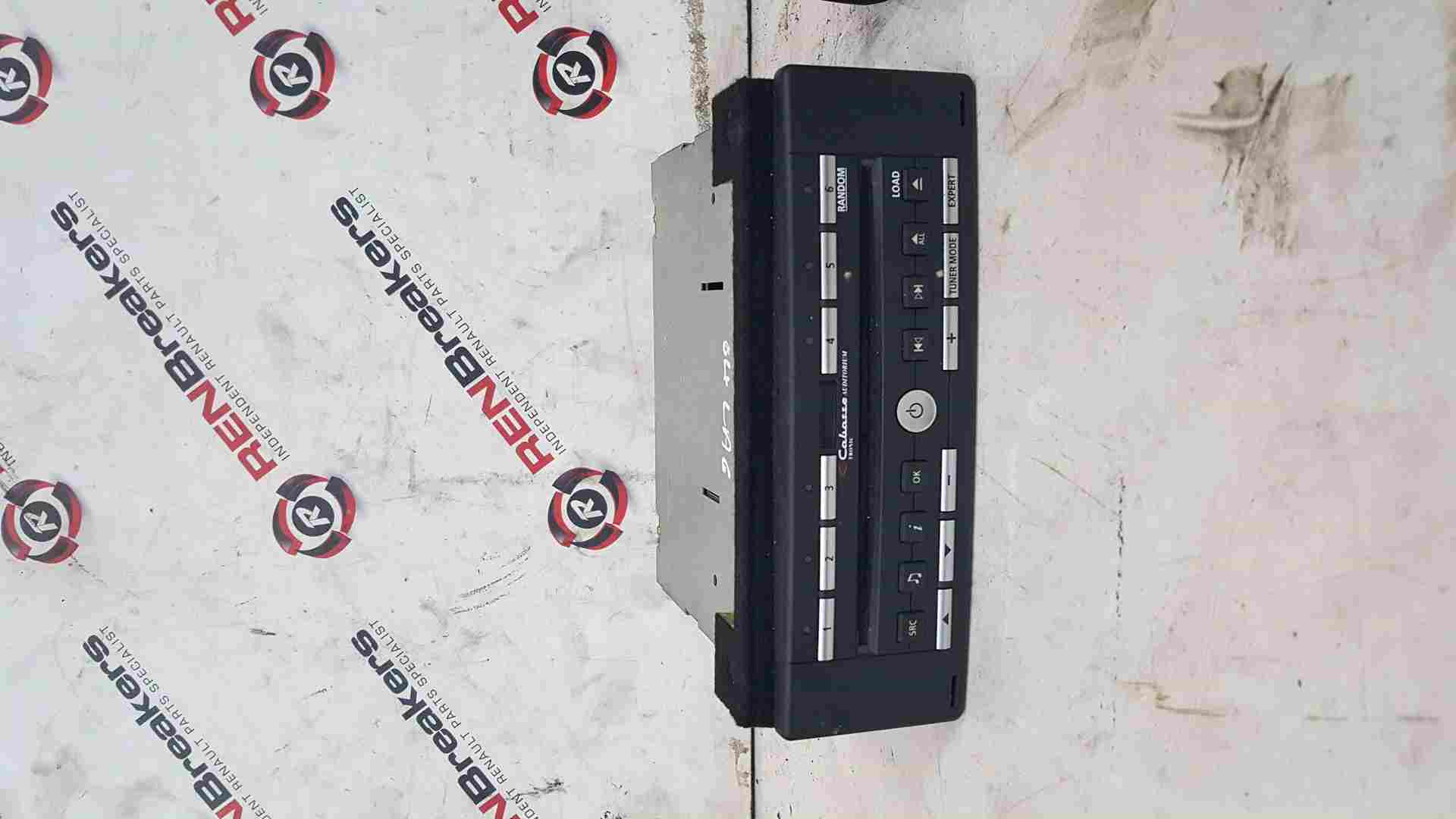 Thumb 6 Renault Laguna 2001-2005 CD Radio Player + Code 8200318360