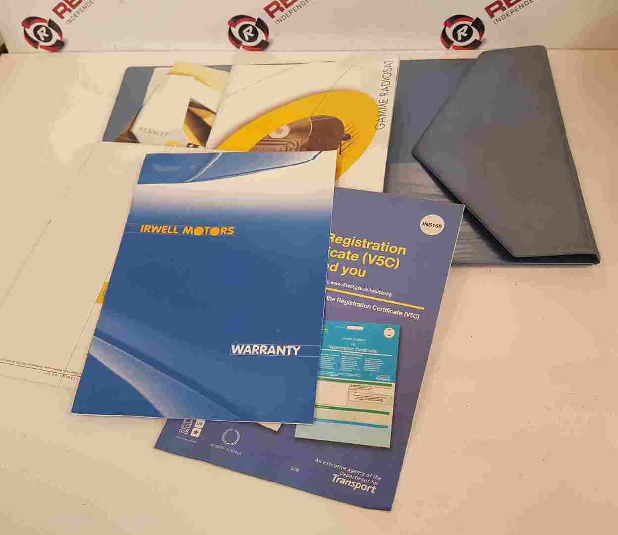Renault Laguna 2001-2005 Documents Guide + Wallet