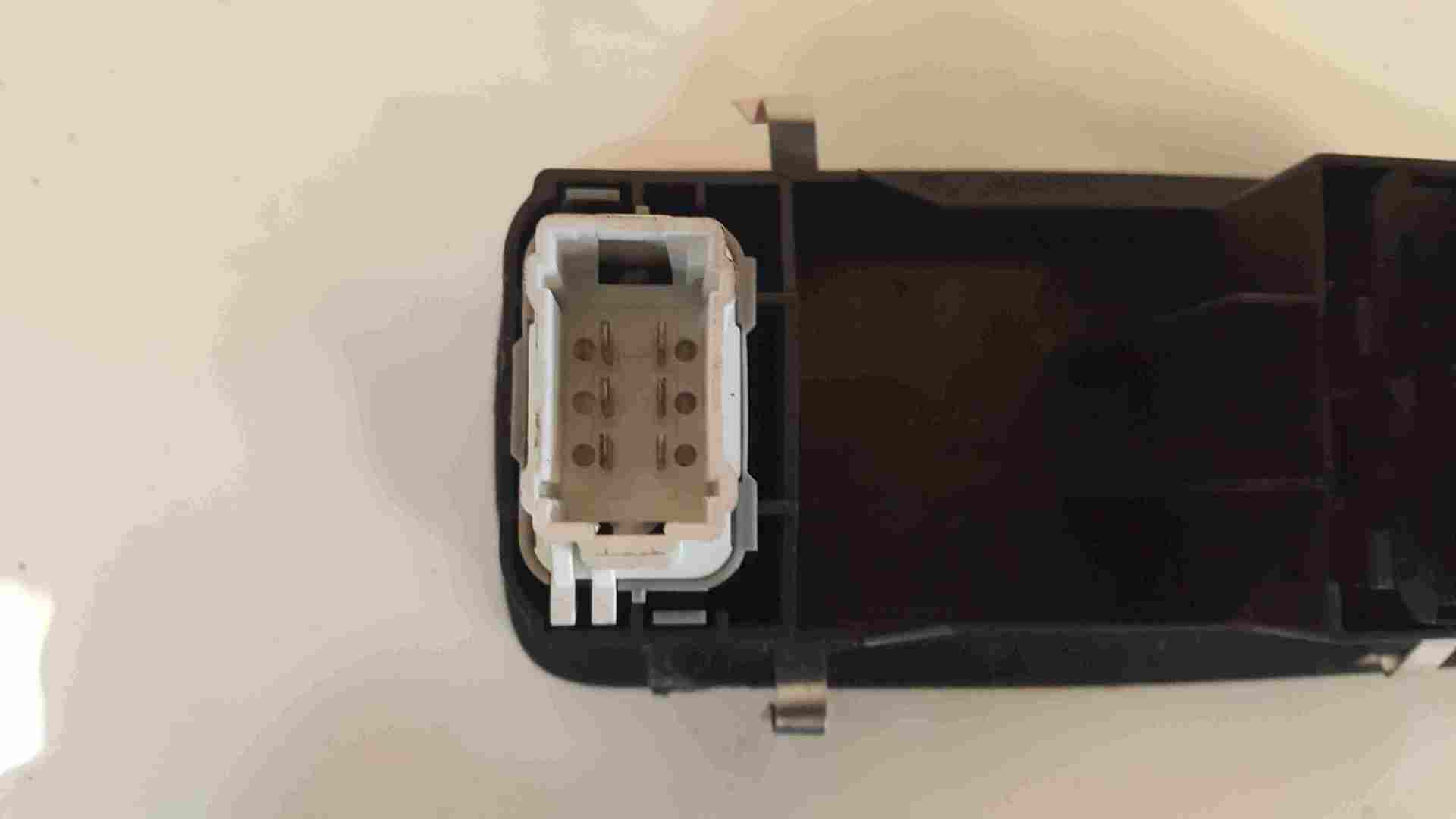 Thumb 2 Renault Laguna 2001-2005 Drivers OSF Front Window Switches Black Plug