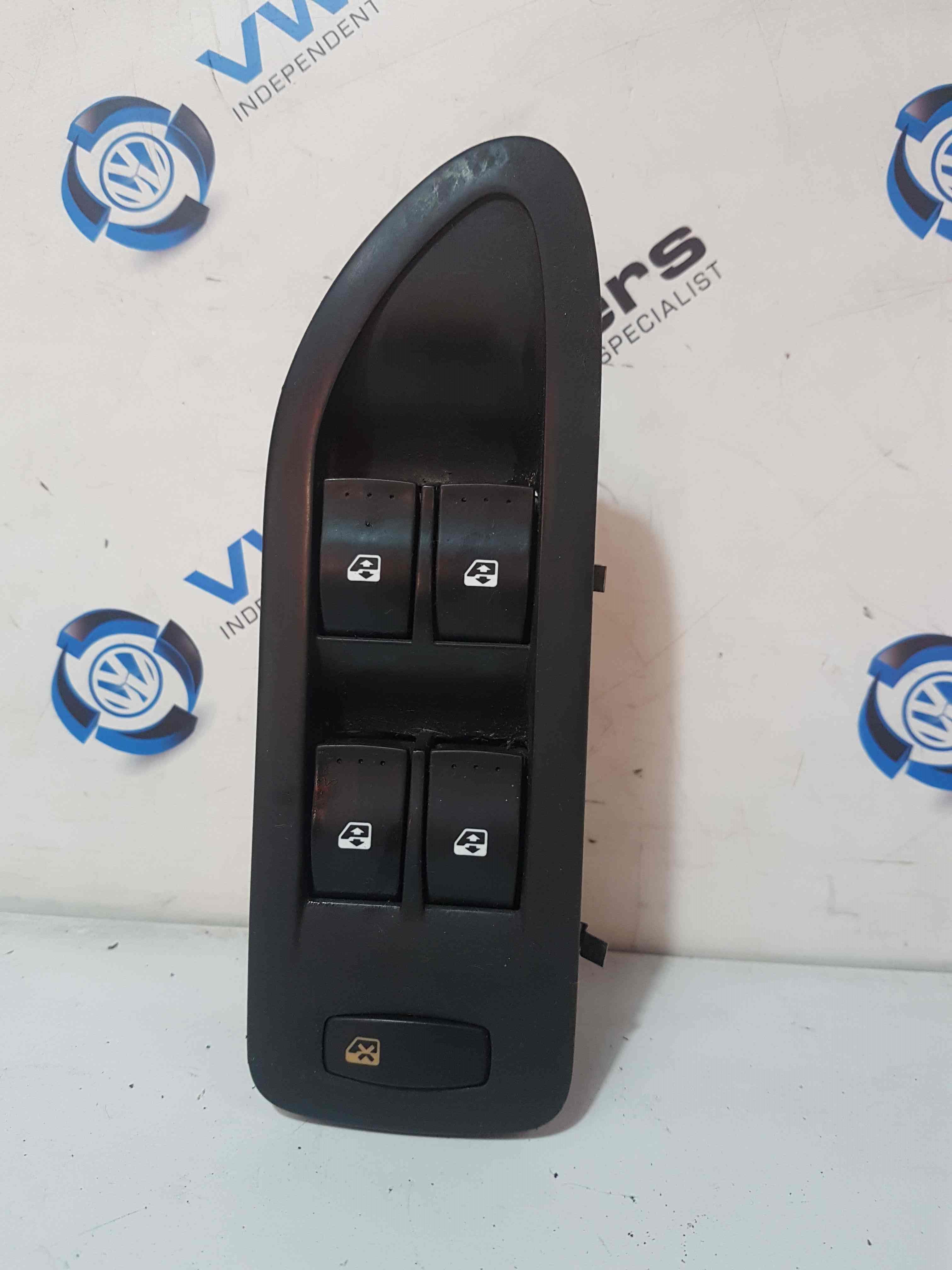 Thumb 6 Renault Laguna 2001-2005 Drivers OSF Front Window Switches Dual 8200397302