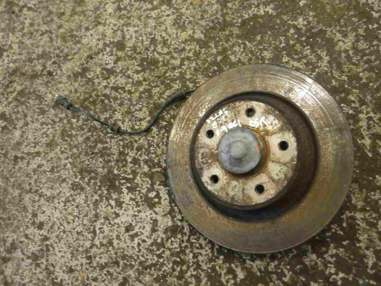 Renault Laguna 2001-2005 Drivers OSR Rear Stub Axle Disc Hub