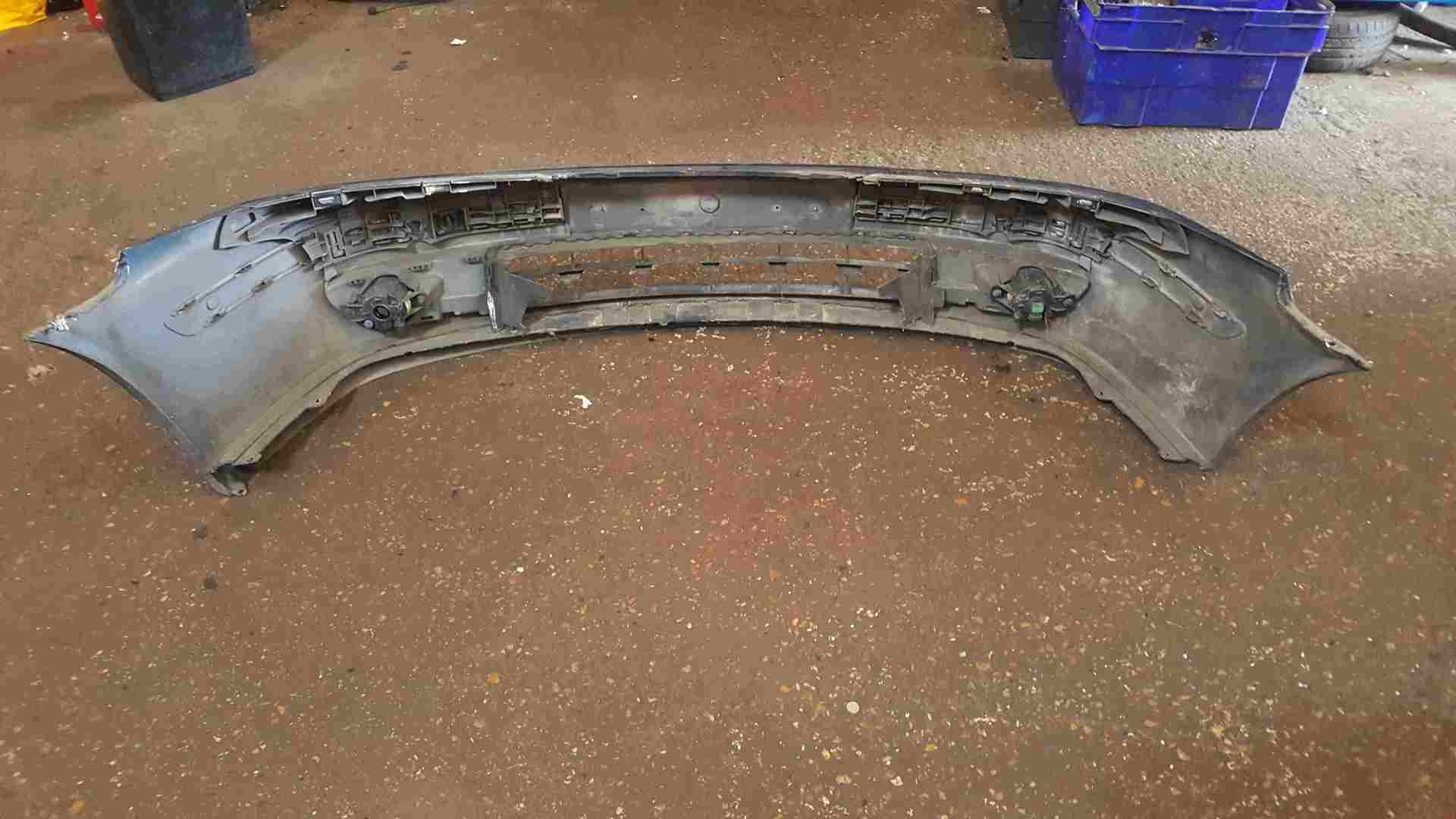 Thumb 3 Renault Laguna 2001-2005 Front Bumper Blue TED44