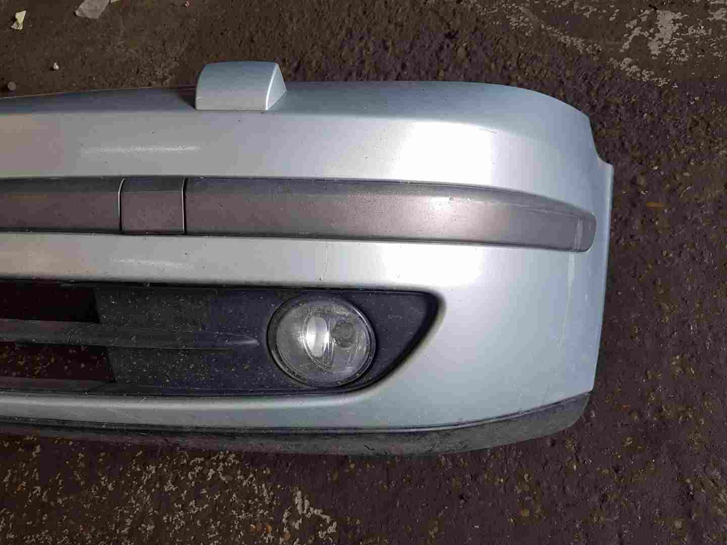 Thumb 2 Renault Laguna 2001-2005 Front Bumper Silver Teb64 Xenon Jets