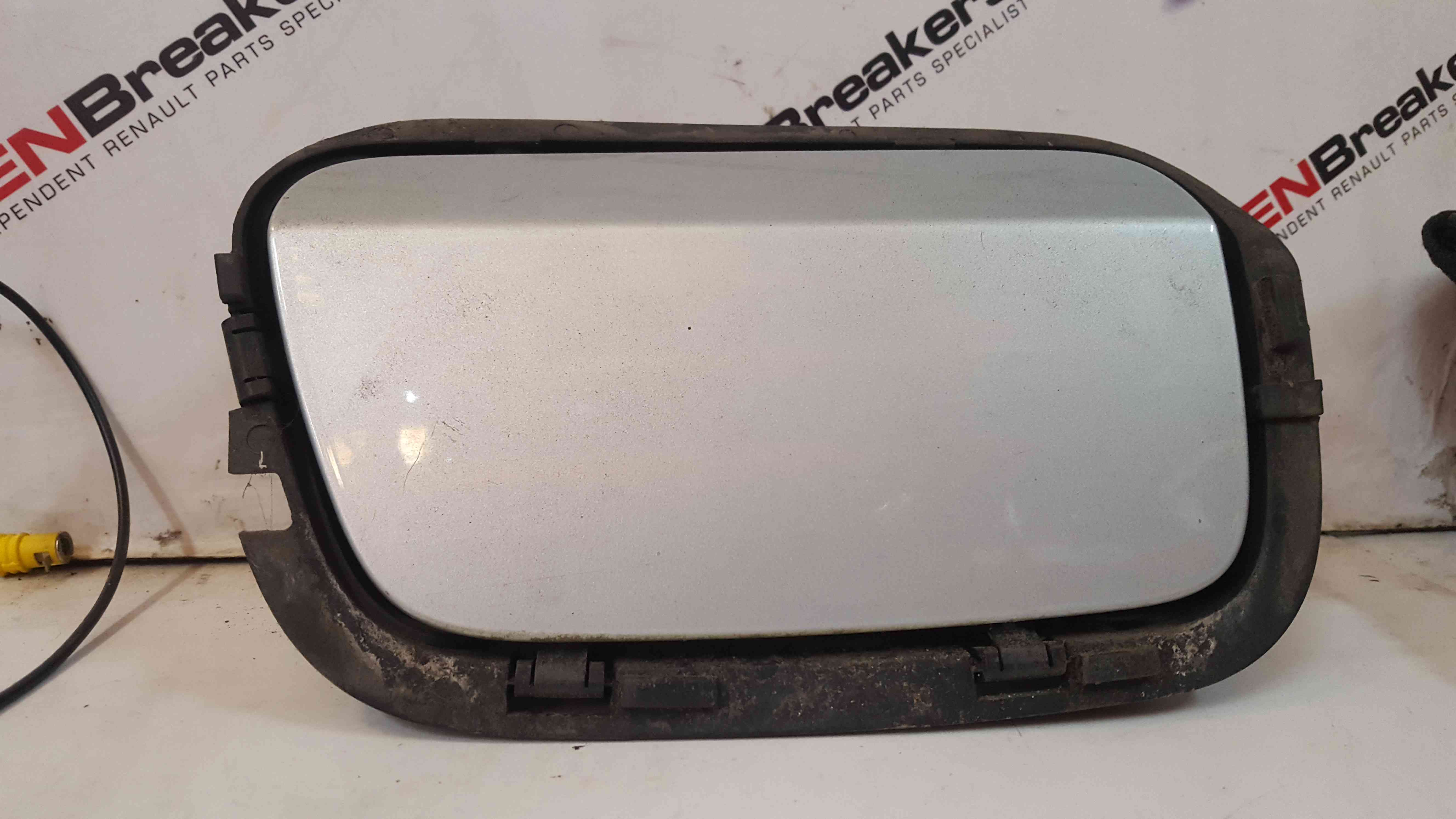 Renault Laguna 2001-2005 Fuel Flap Cover Silver Teb64