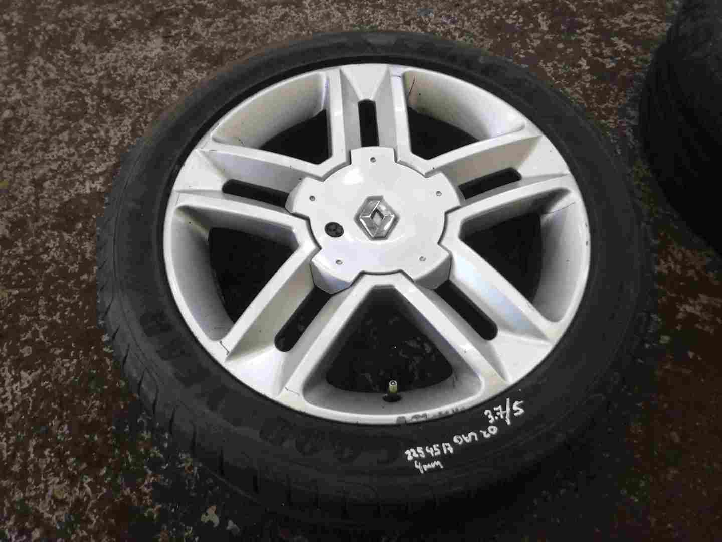 Renault Laguna 2001-2005 Louxor Alloy Wheel + Tyre 225 45 17 4mm Tread
