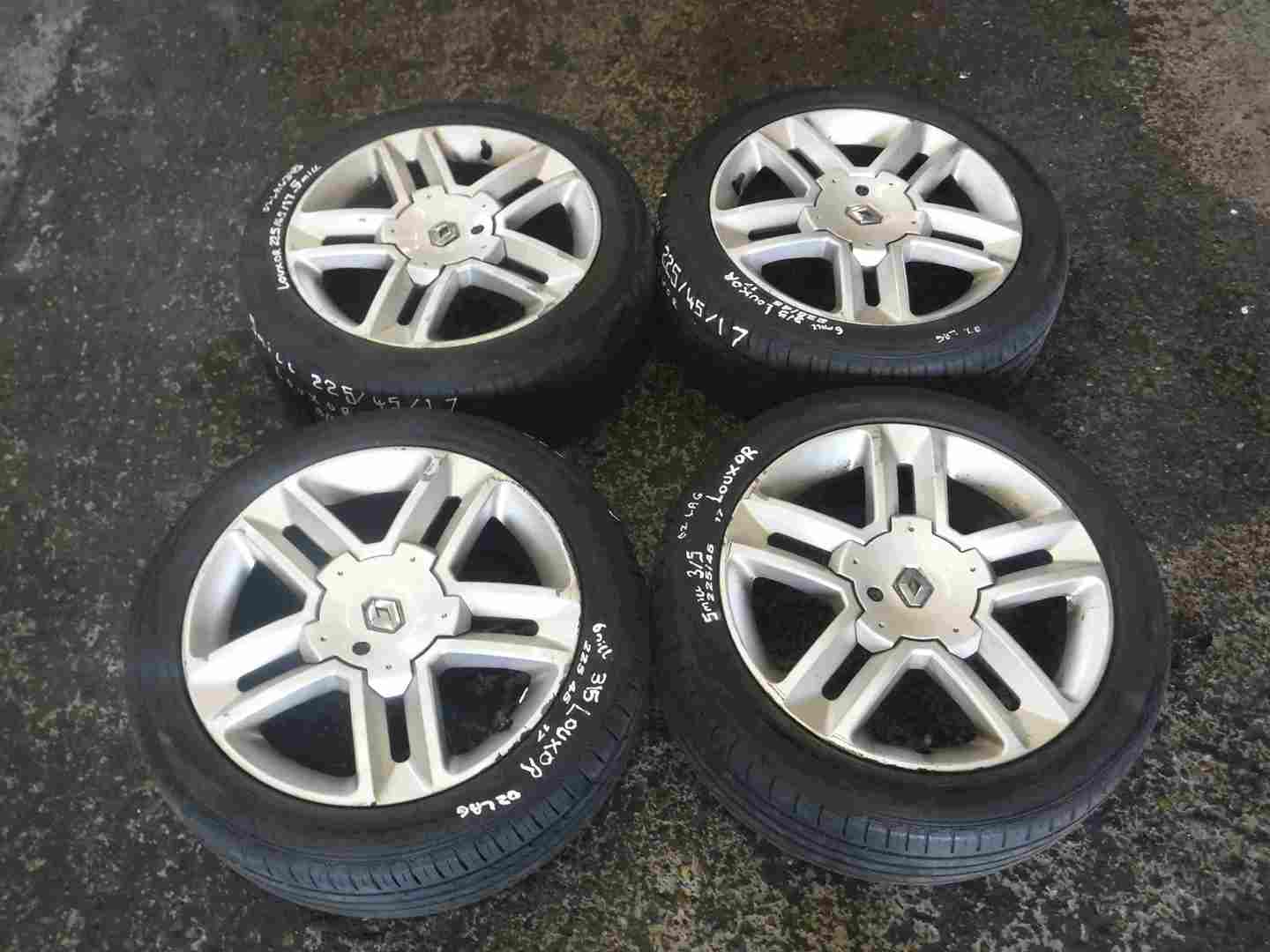 Renault Laguna 2001-2005 Louxor Alloy Wheel Set X4 + Tyres 225 45 17inch