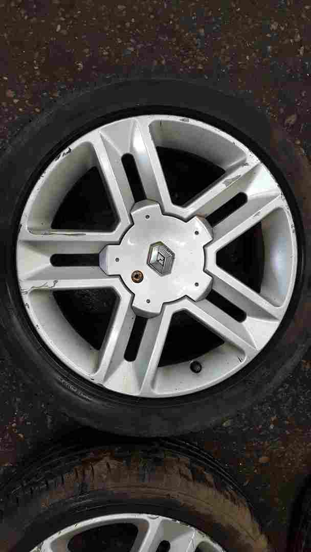 Thumb 2 Renault Laguna 2001-2005 Louxor Alloy Wheels Set X4 17inch + Tyres