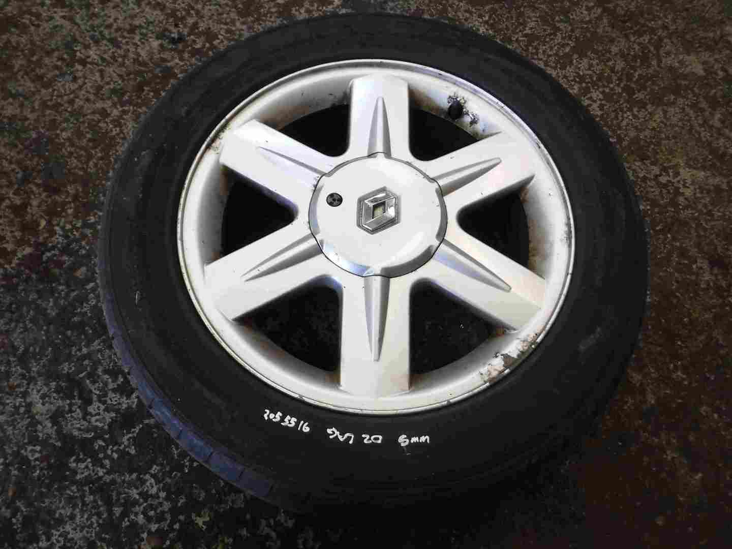 Renault Laguna 2001-2005 Rhodes Alloy Wheel   Tyre 205 55 16 5mm Tread