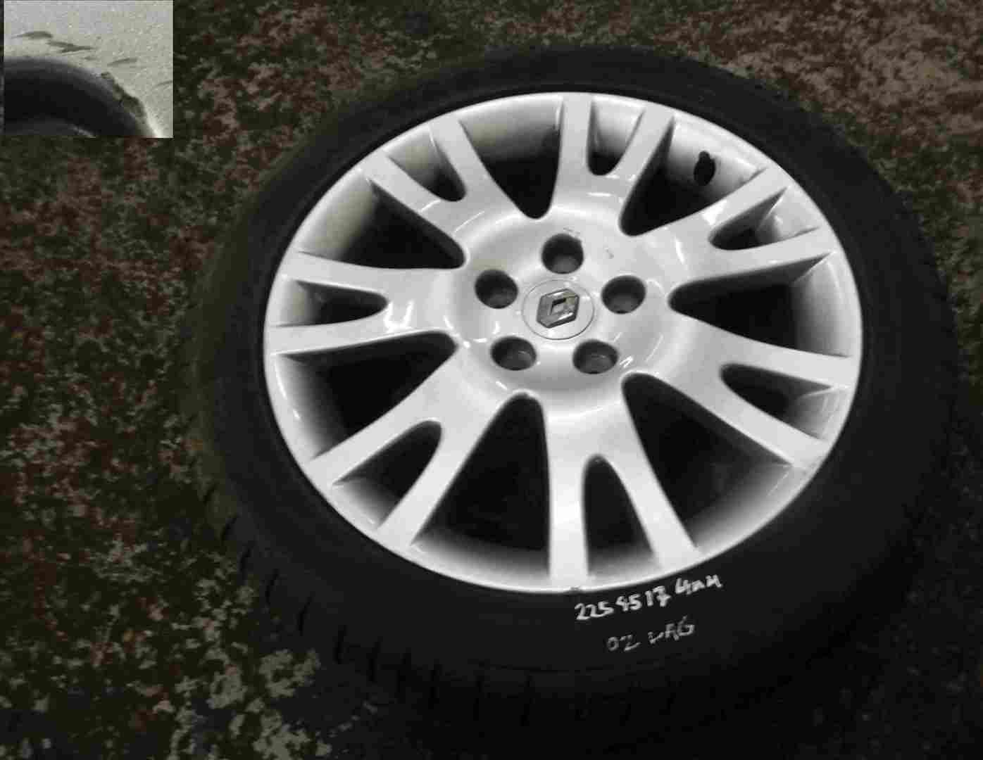Renault Laguna 2001-2005 Silverstone Alloy Wheel + Tyre 225 45 17 5mm Tread