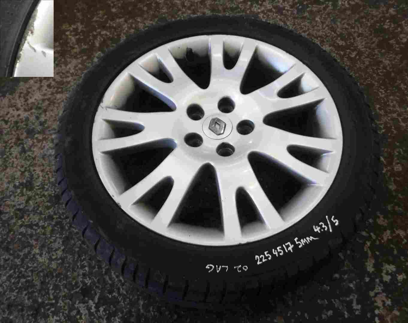 Renault Laguna 2001-2005 Silverstone Alloy Wheel + Tyre 225 45 17 5mm Tread