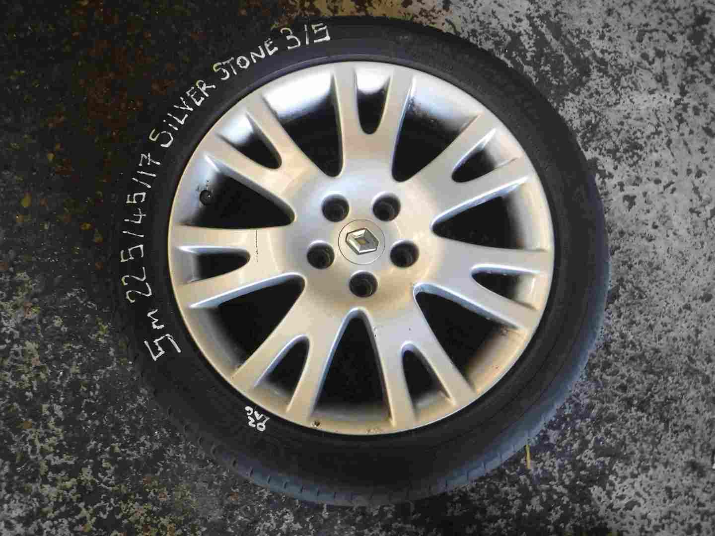 Renault Laguna 2001-2005 Silverstone Alloy Wheel + Tyre 225 45 17 5mm