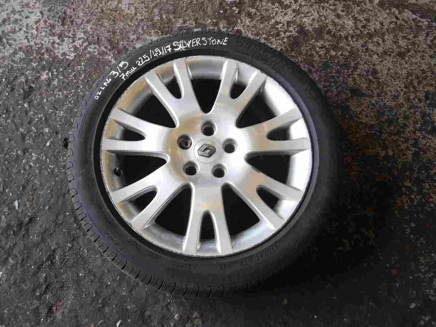 Renault Laguna 2001-2005 Silverstone Alloy Wheel + Tyre 225 45 17 7mm