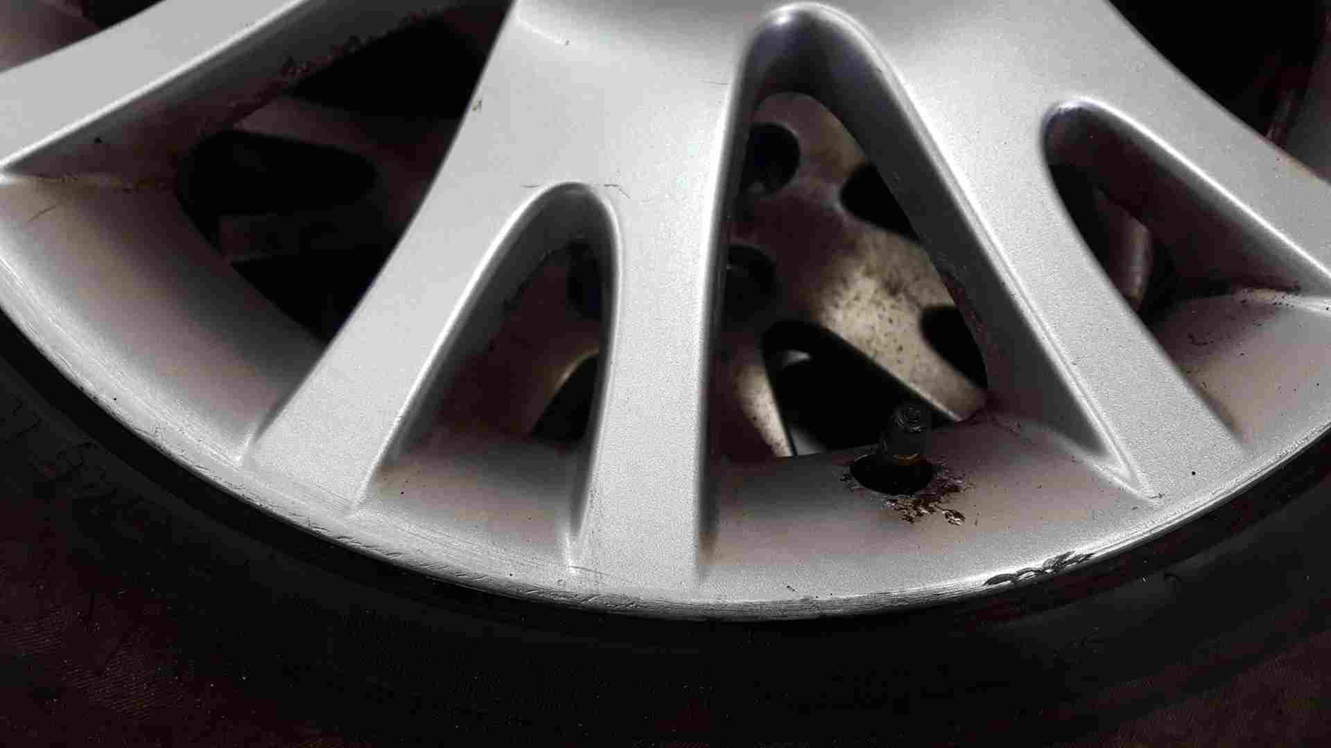 Thumb 2 Renault Laguna 2001-2005 Silverstone Alloy Wheel 3/5