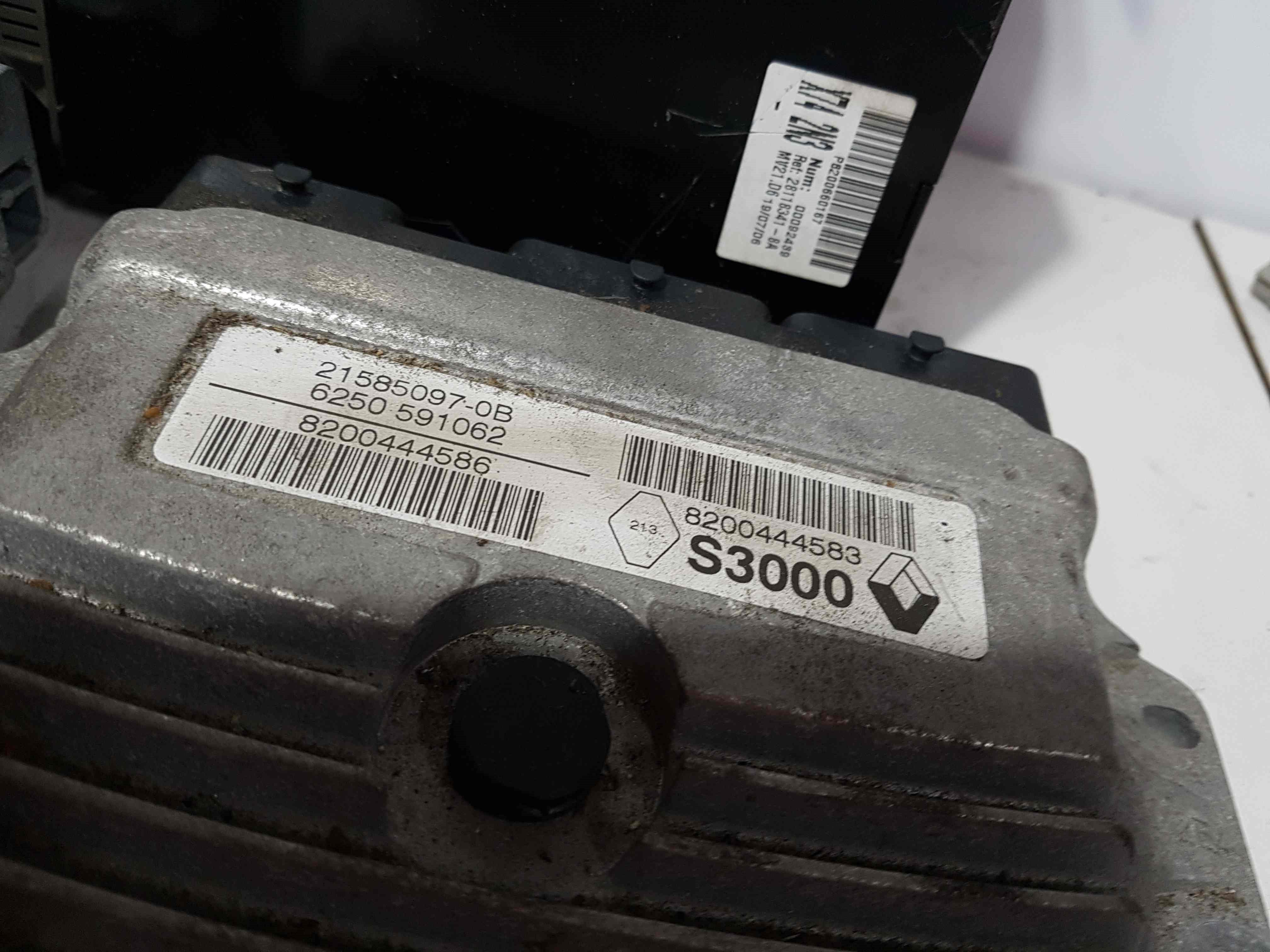 Thumb 3 Renault Laguna 2001-2007 2.0 16V ECU Set UCH Bcm Immobiliser + KEY Card