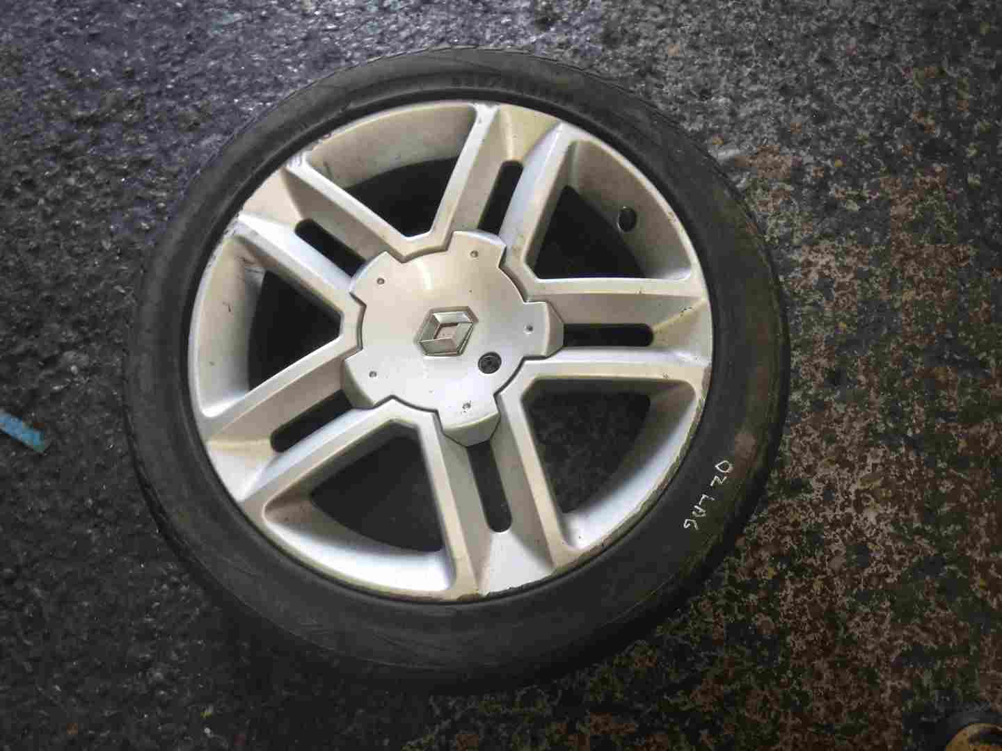Renault Laguna 2001-2007 Louxor Alloy Wheel 17 Inch X 1
