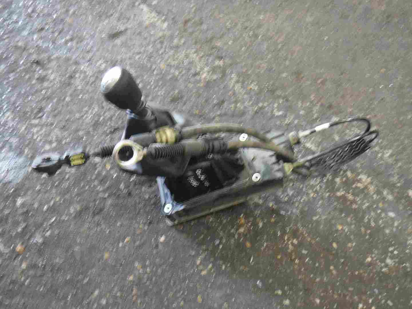 Renault Laguna 2005-2007 1.9 dCi 6 Speed Gearstick Mechanism + Cables 8200748178