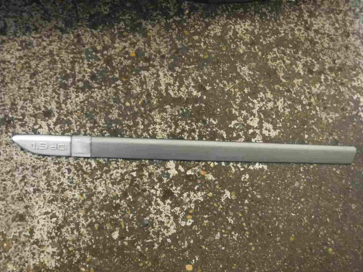 Renault Laguna 2005-2007 1.9 dCi Passenger NSF Front Door Moulding Trim