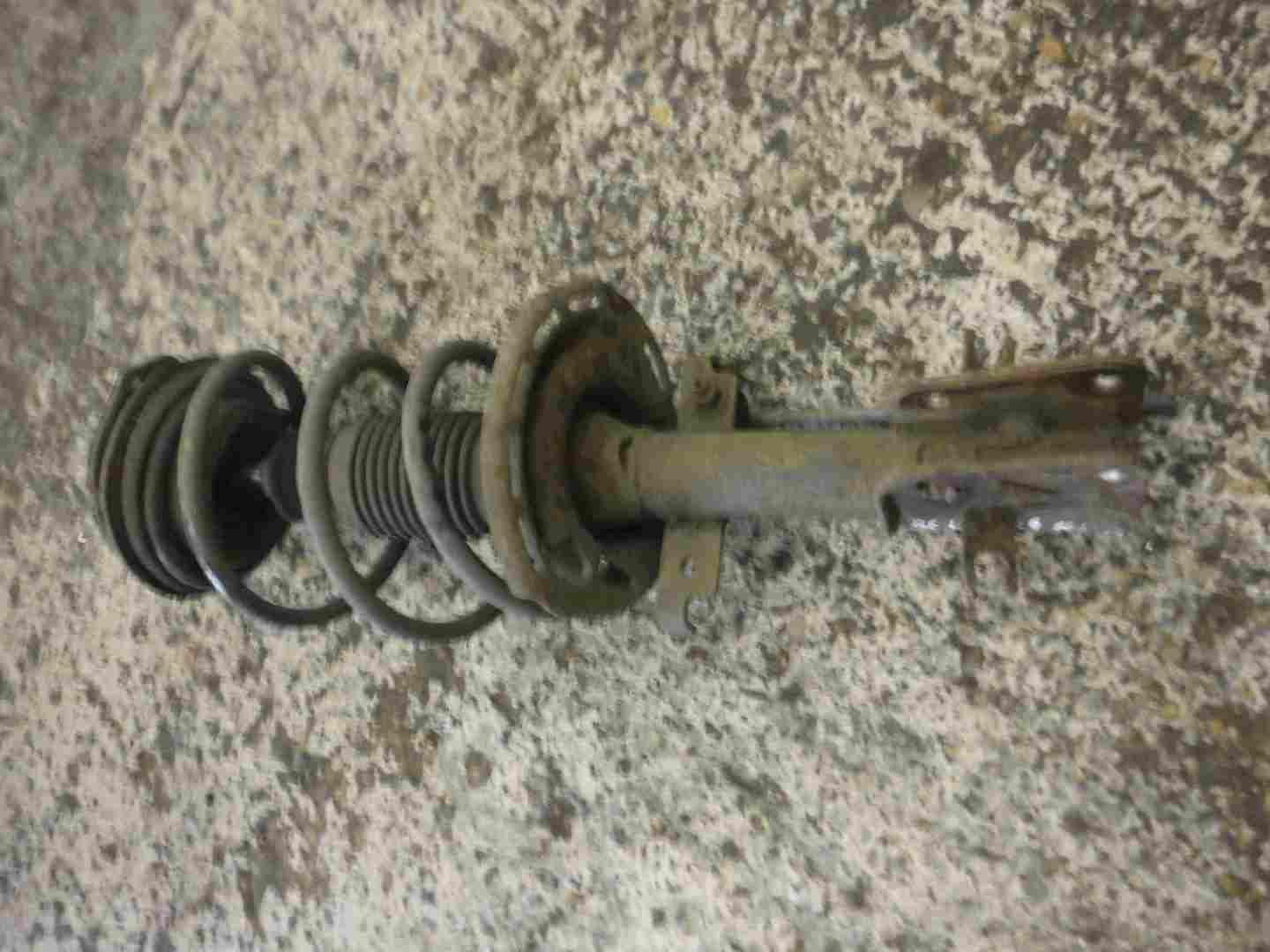 Renault Laguna 2005-2007 1.9 dCi Passenger NSF Front Spring Suspension Leg