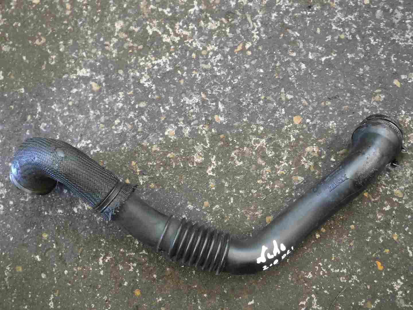 Renault Laguna 2005-2007 2.0 dCi EGR To Intercooler Pipe M9R 740 8200567960