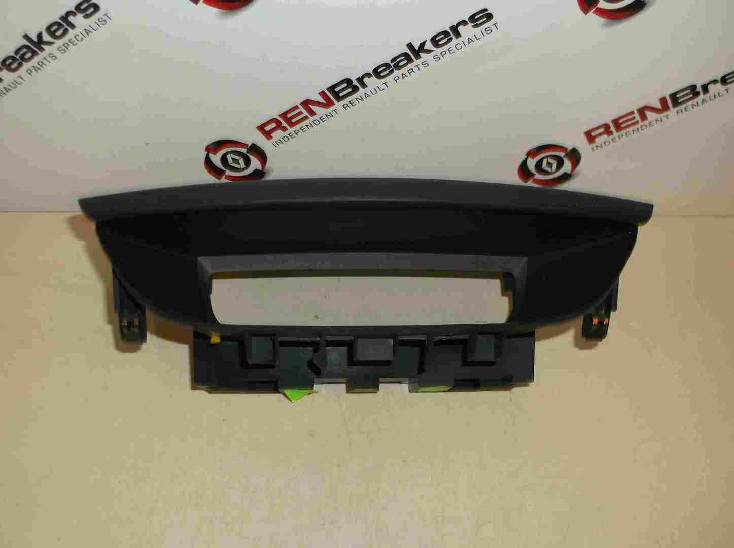 Renault Laguna 2005-2007 Dashboard Centre Clock Radio Display Surround