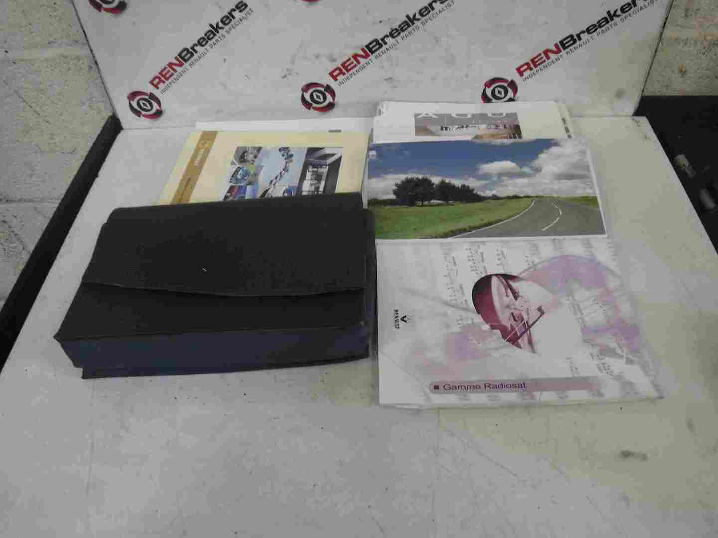 Renault Laguna 2005-2007 Document Handbook + Wallet