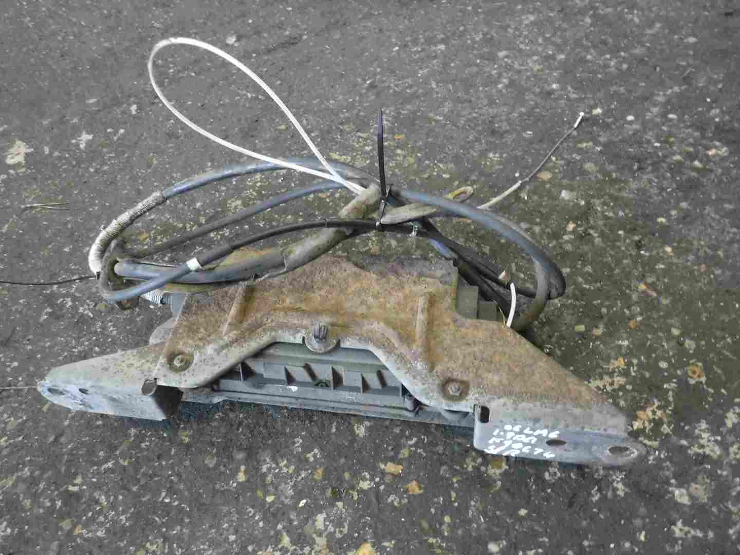 Renault Laguna 2005-2007 Electronic Handbrake Motor + Cables BROKEN 8200292295